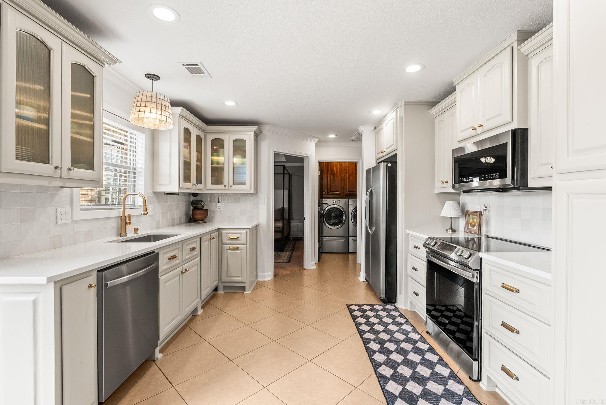 DEERFIELD ESTATES - Residential