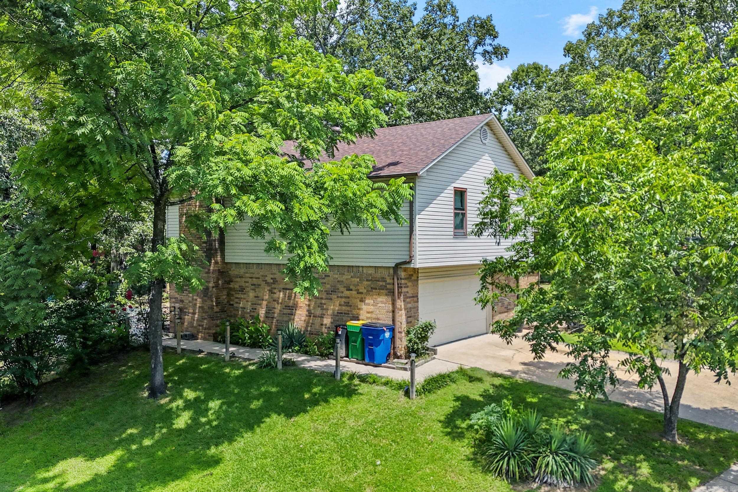 INDIAN HILLS - Residential