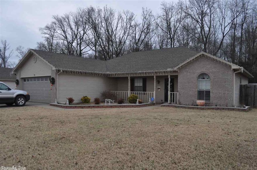 Beautiful 4 bedroom home with Open floor plan. New laminate (Adura) woodlook floors in large den with fireplace and also has tray ceiling. Large kitchen with lots of cabinets, and double pantry with pull out drawers. Large master bedroom with master bath that has his/her closets, and Jacuzzi tub. Nice eat-in kitchen that overlooks the large back yard, Privacy fence,large patio with woods behind it (green space) Private, Private, Private! Come see this one! Sq. Ft. approx. measuring encouraged.