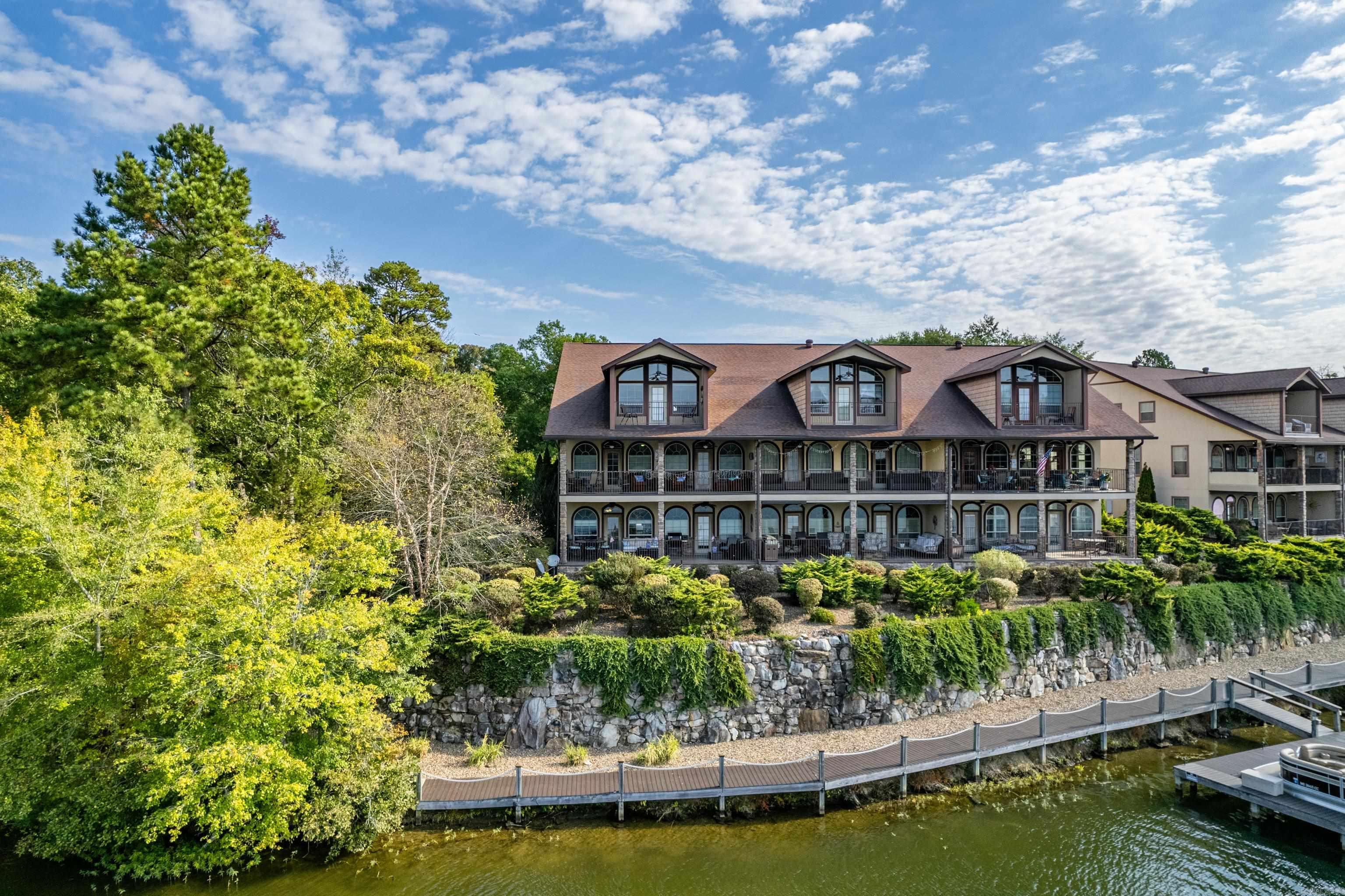 LAKESIDE GARDENS HPR - Residential