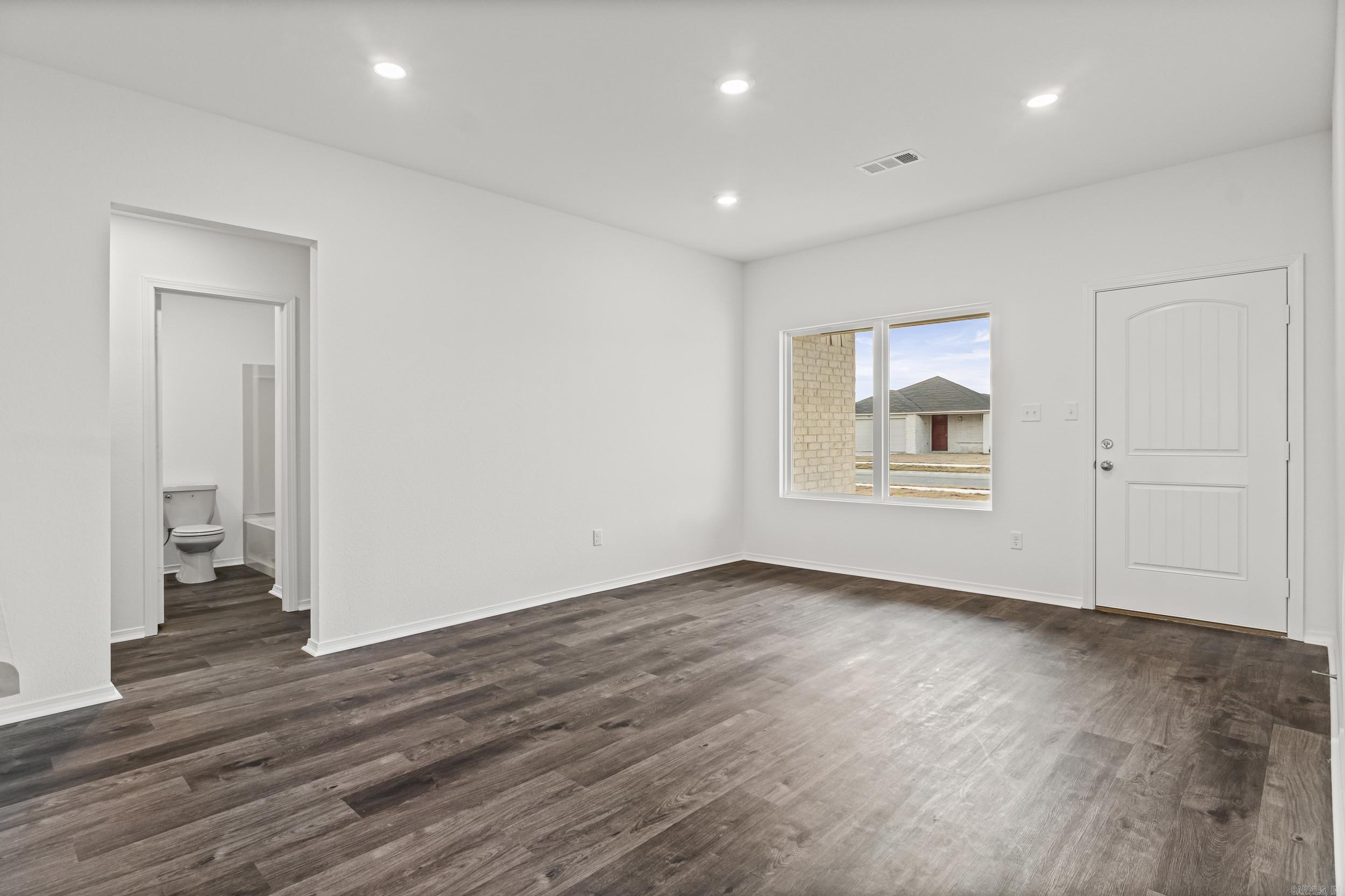 HILL FARM - Residential