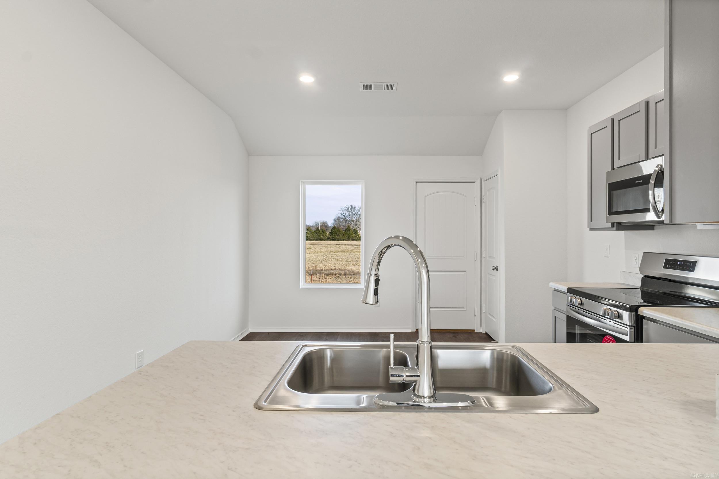 HILL FARM - Residential