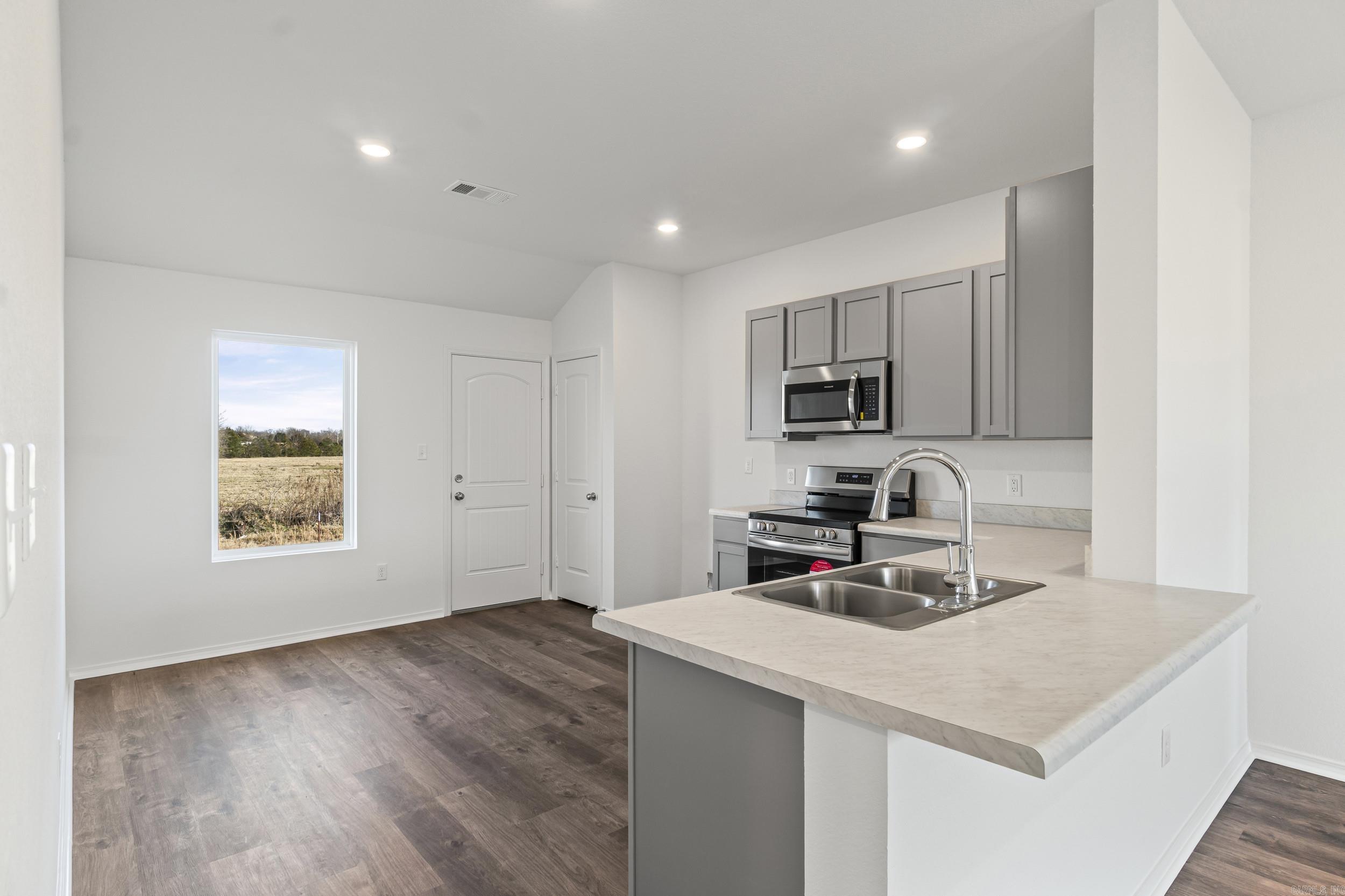 HILL FARM - Residential