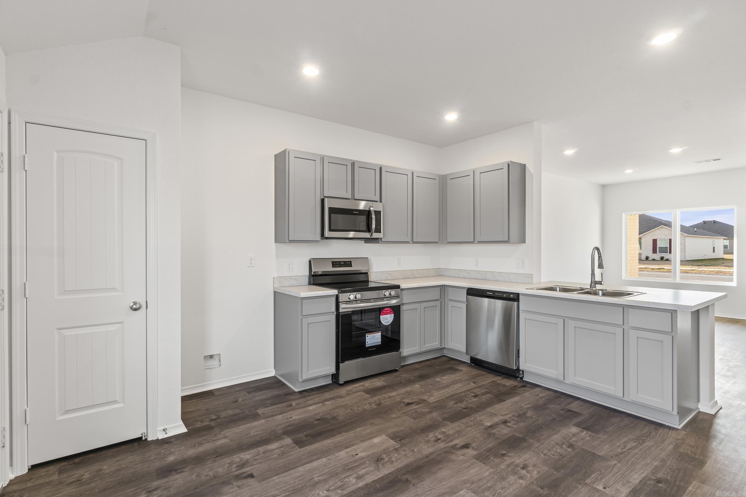 HILL FARM - Residential