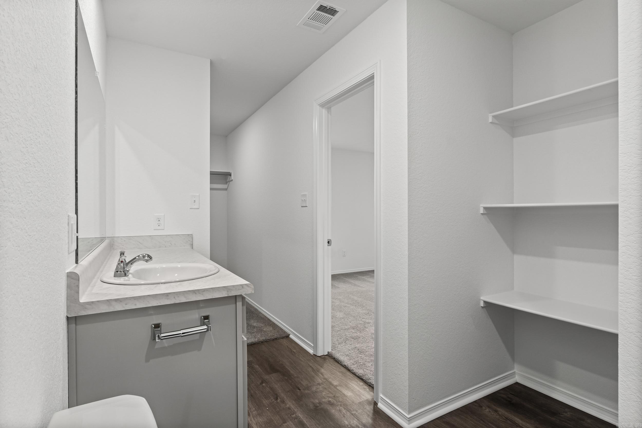 HILL FARM - Residential