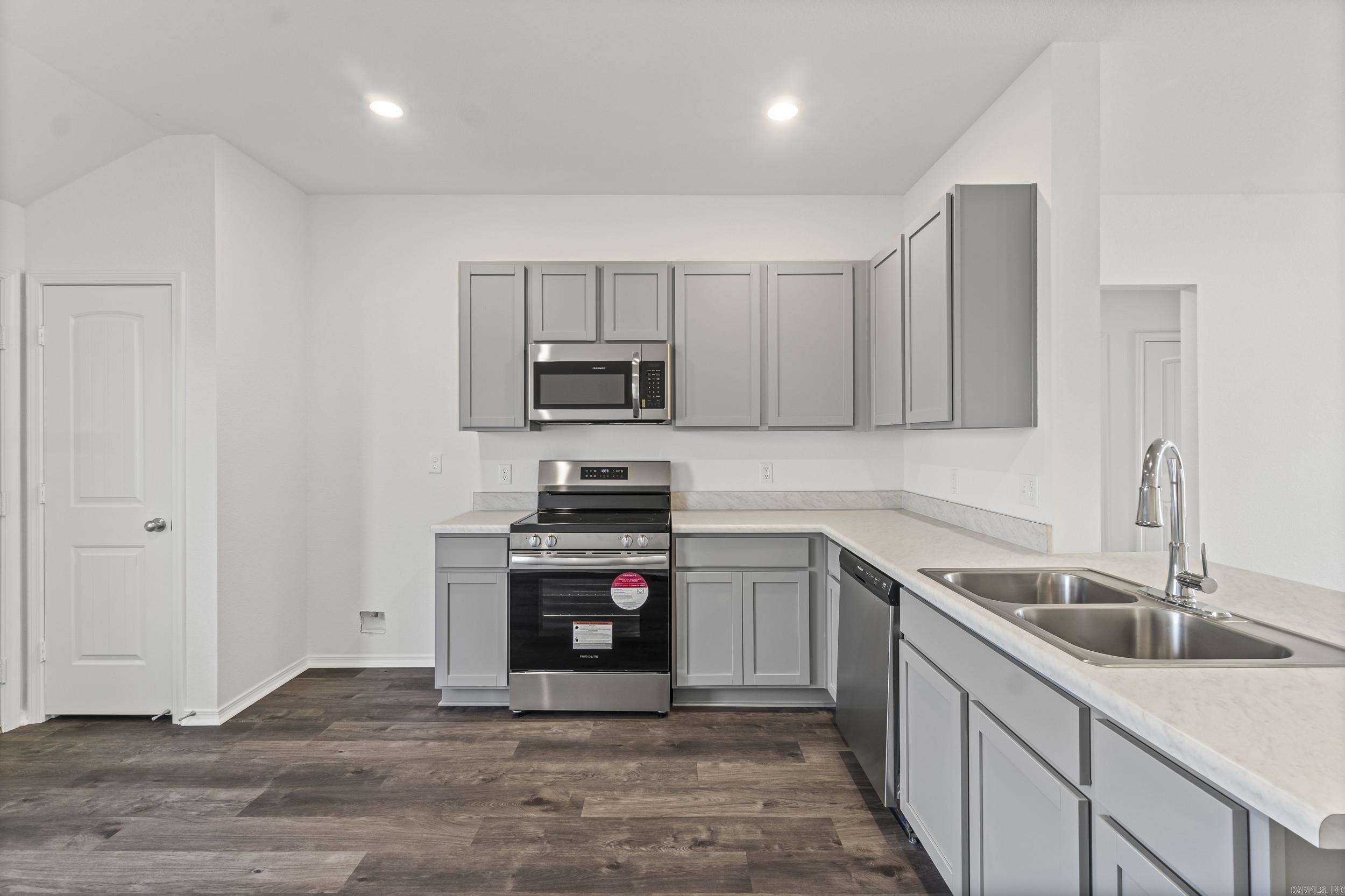 HILL FARM - Residential