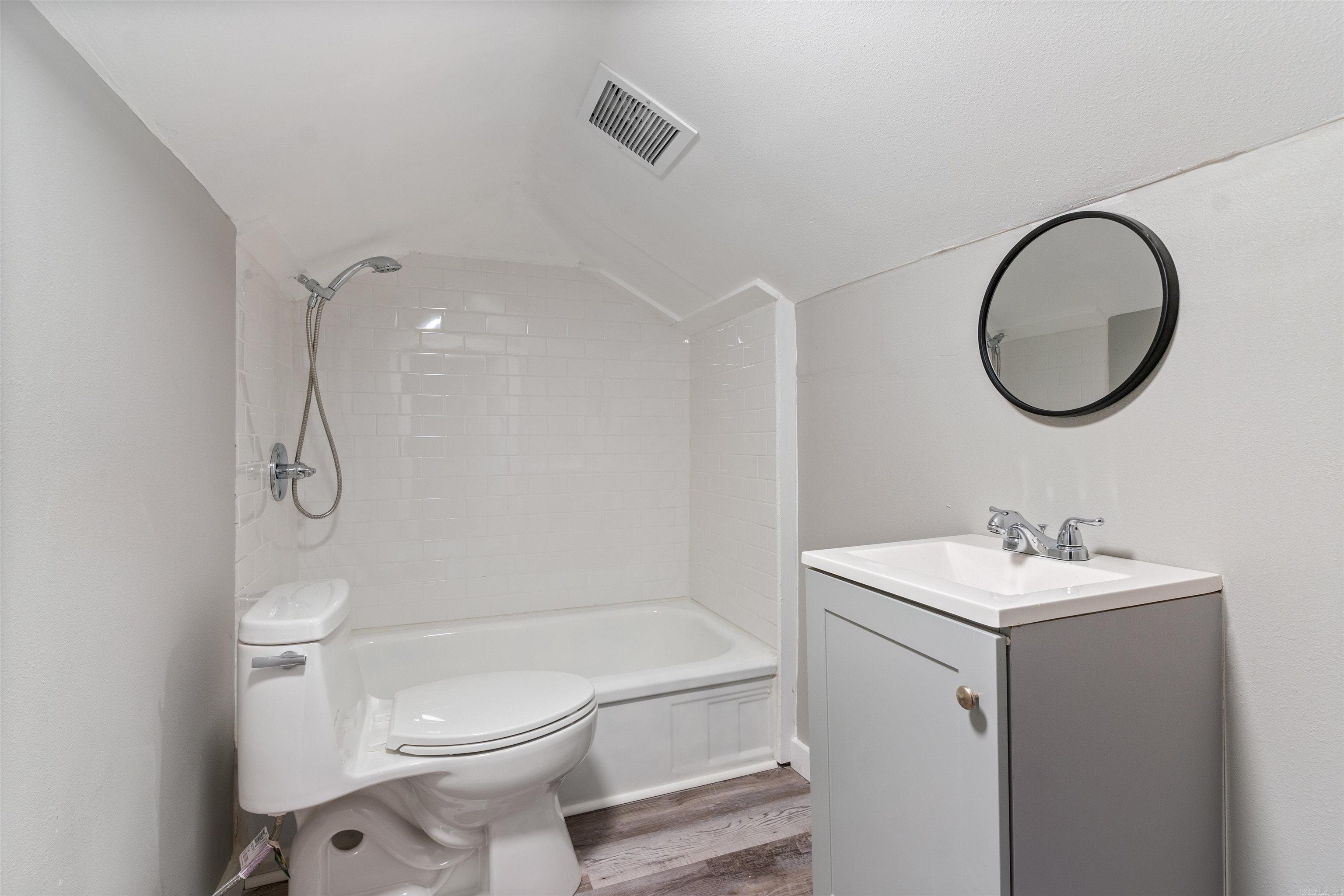 Weldon E Wrights - Residential Lease