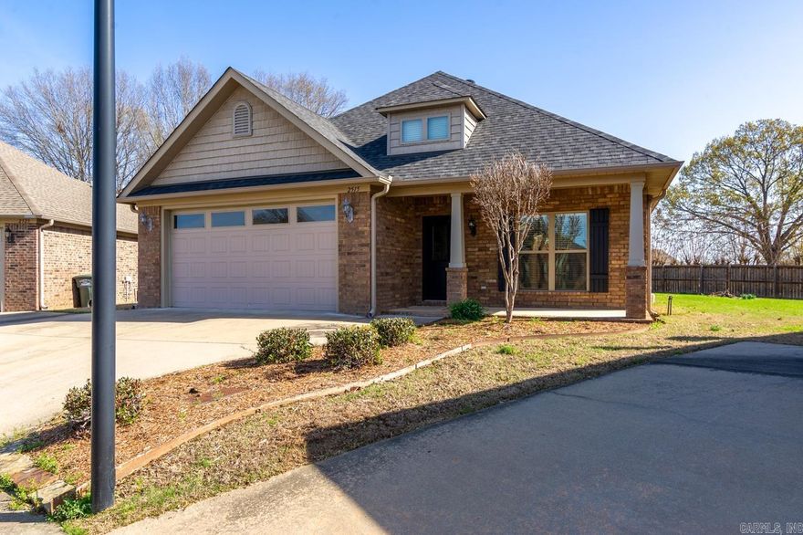 BEAUTIFUL 3 BEDROOM 2 BATH HOME IN NAHLAN COVE SUBDIVISION. LVP FLOORING. LARGE PRIMARY BATH WITH LARGE WALK IN CLOSET. GRANITE COUNTER TOPS IN KITCHEN AND BATHS. CUSTOM MADE CABINETS AND WOOD BLINDS THROUGHOUT. PRIMARY AND GUEST ROOMS ARE SEPERATE.