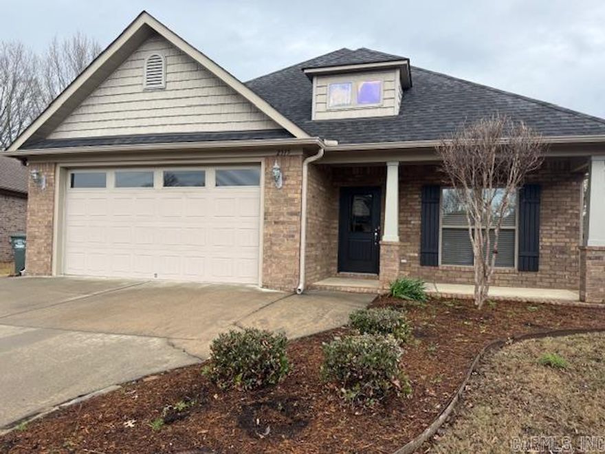 BEAUTIFUL 3 BEDROOM 2 BATH HOME IN NAHLAN COVE SUBDIVISION. LVP FLOORING. LARGE PRIMARY BATH WITH LARGE WALK IN CLOSET. GRANITE COUNTER TOPS IN KITCHEN AND BATHS. CUSTOM MADE CABINETS AND WOOD BLINDS THROUGHOUT. PRIMARY AND GUEST ROOMS ARE SEPERATE.