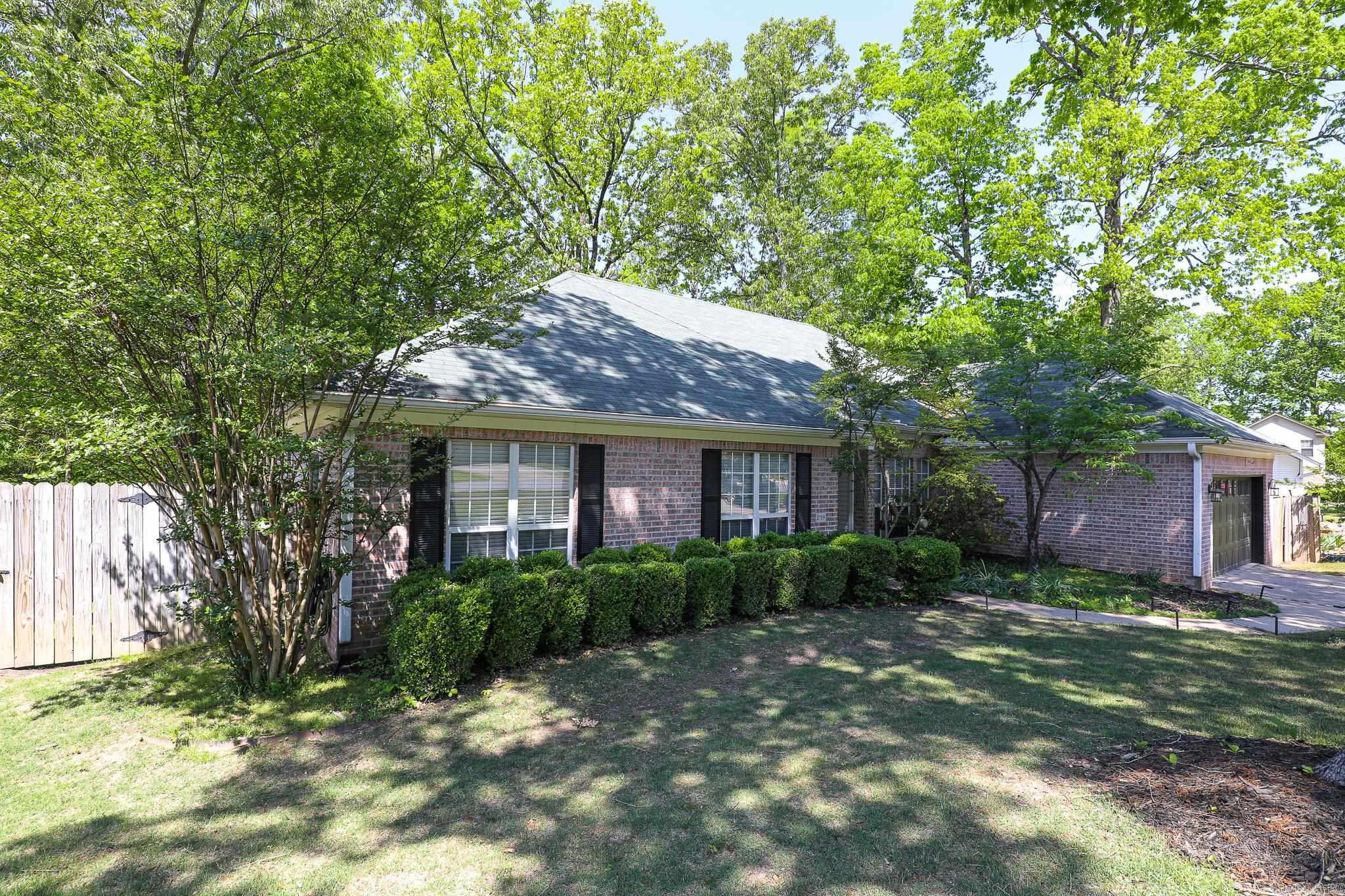 ROLLING BROOK - Residential