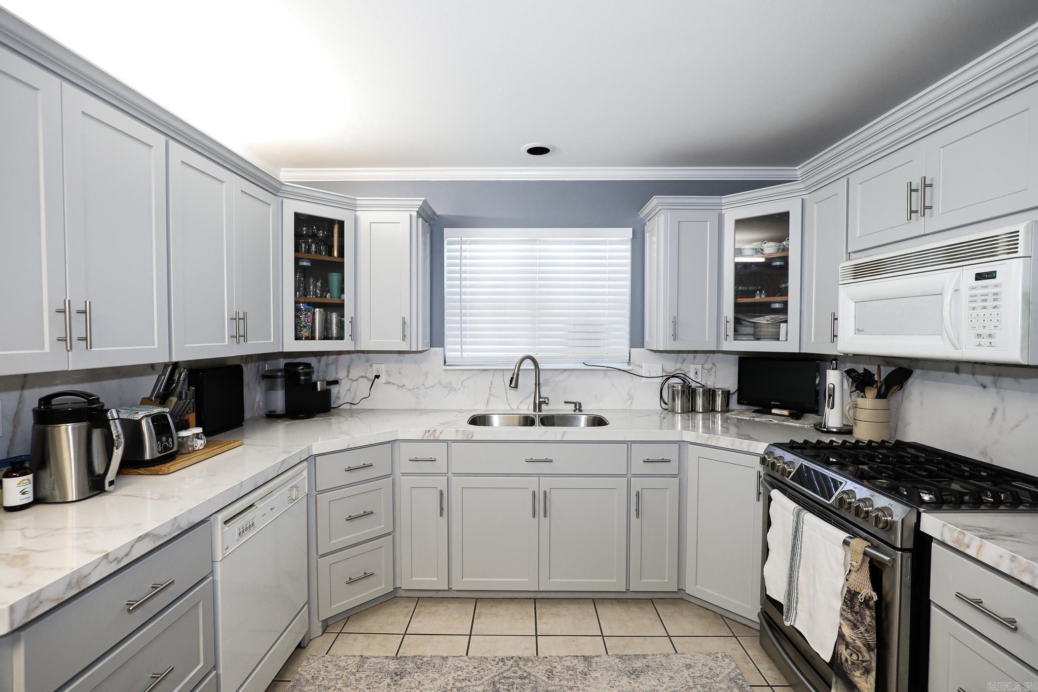 ROLLING BROOK - Residential