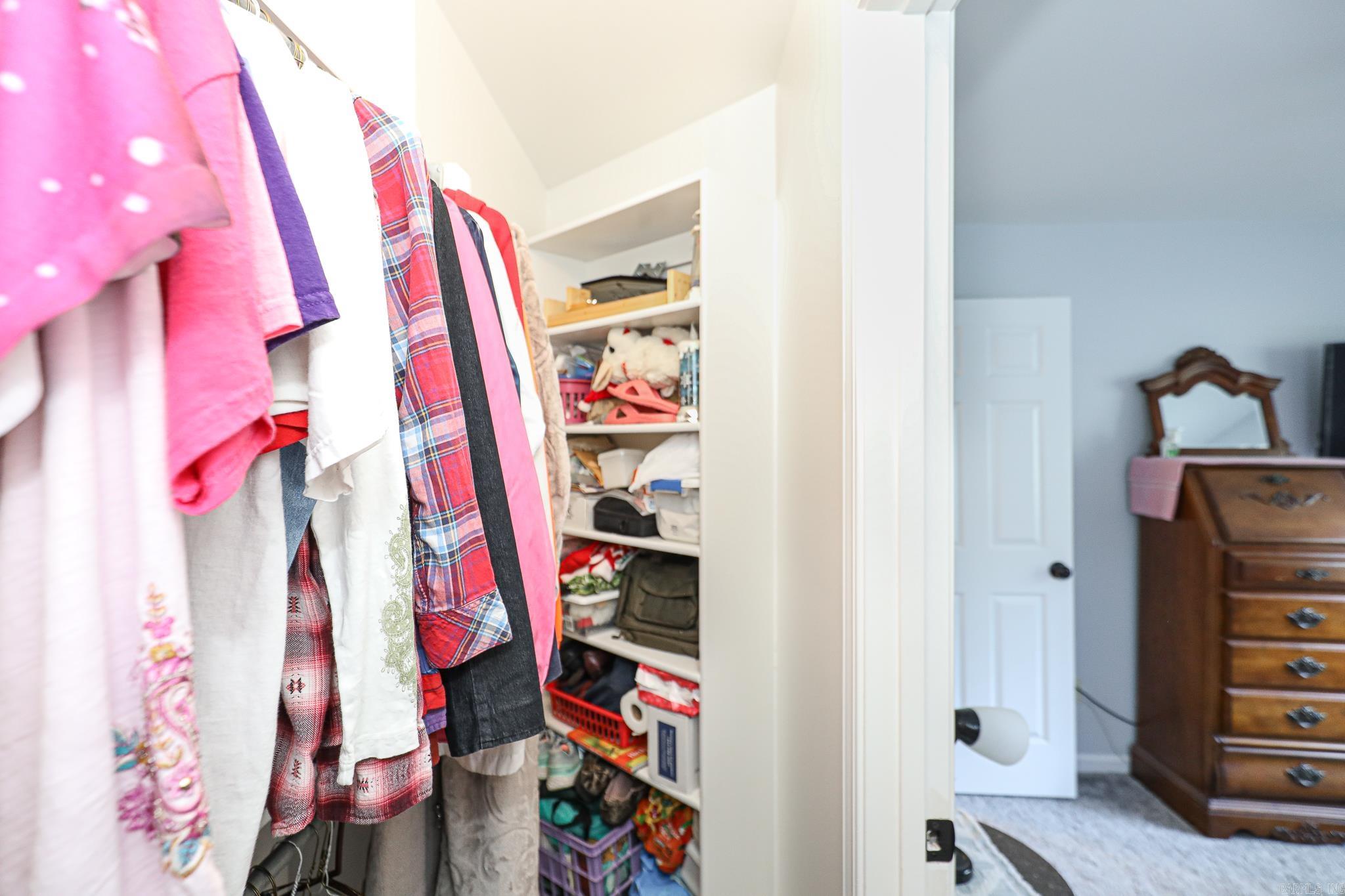 ROLLING BROOK - Residential