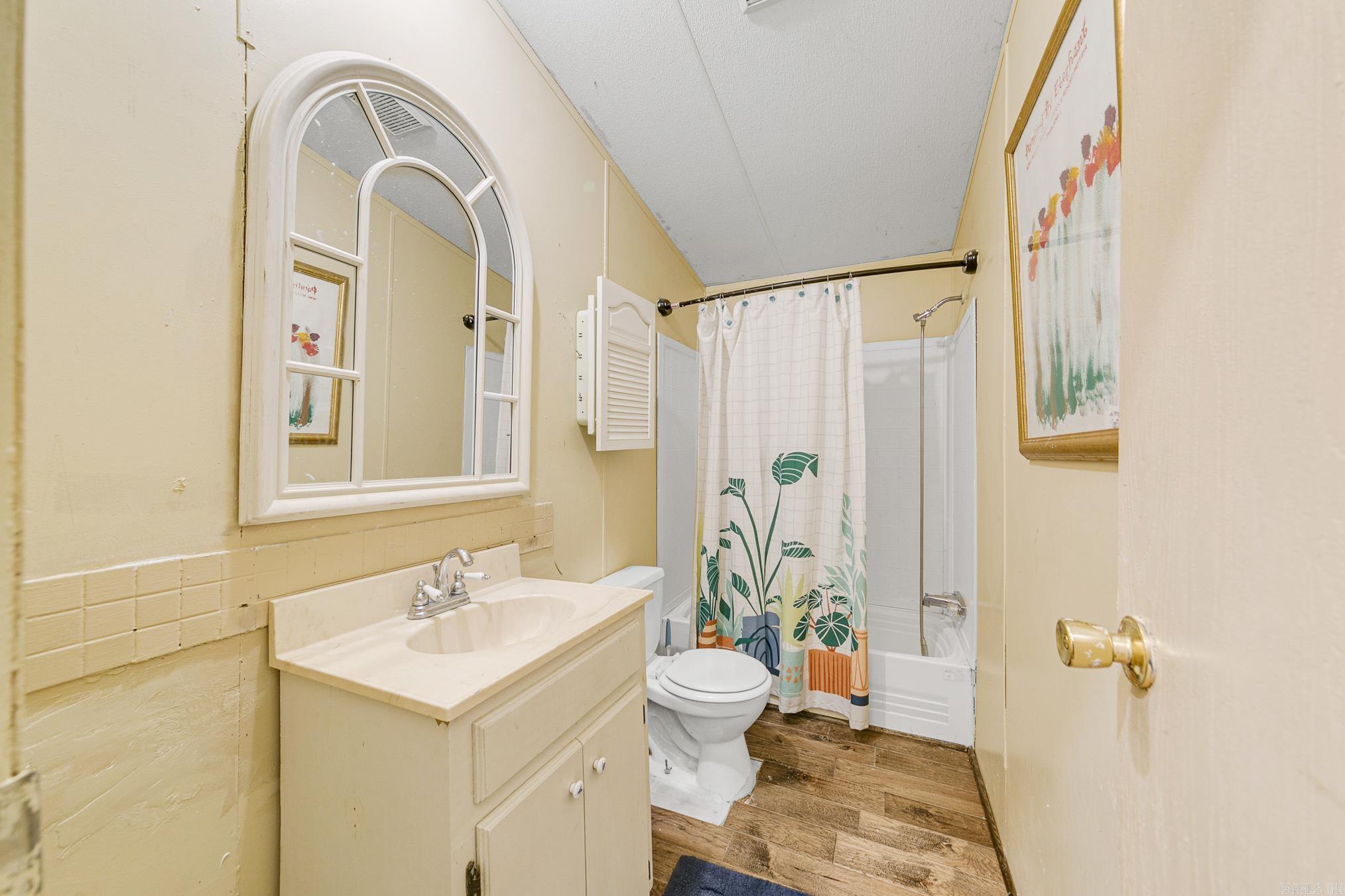 SHADY VALLEY - Residential