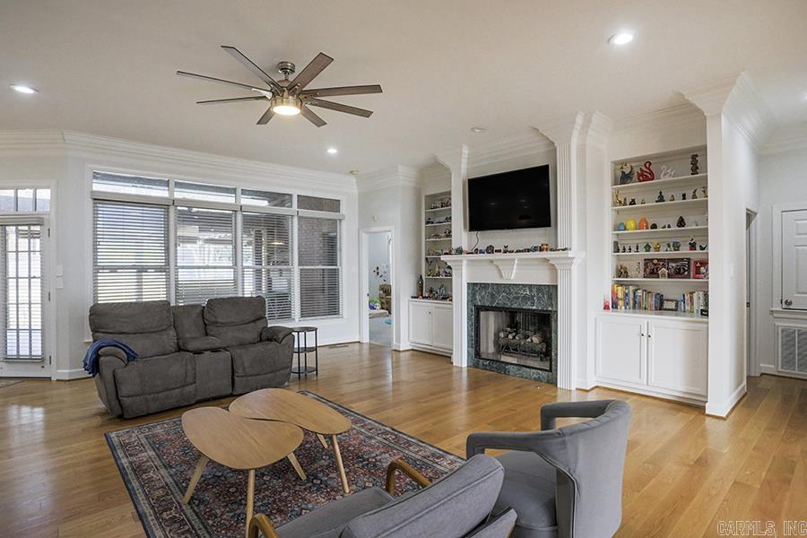 CHENAL VALLEY BRETAGNE CIRCLE - Residential