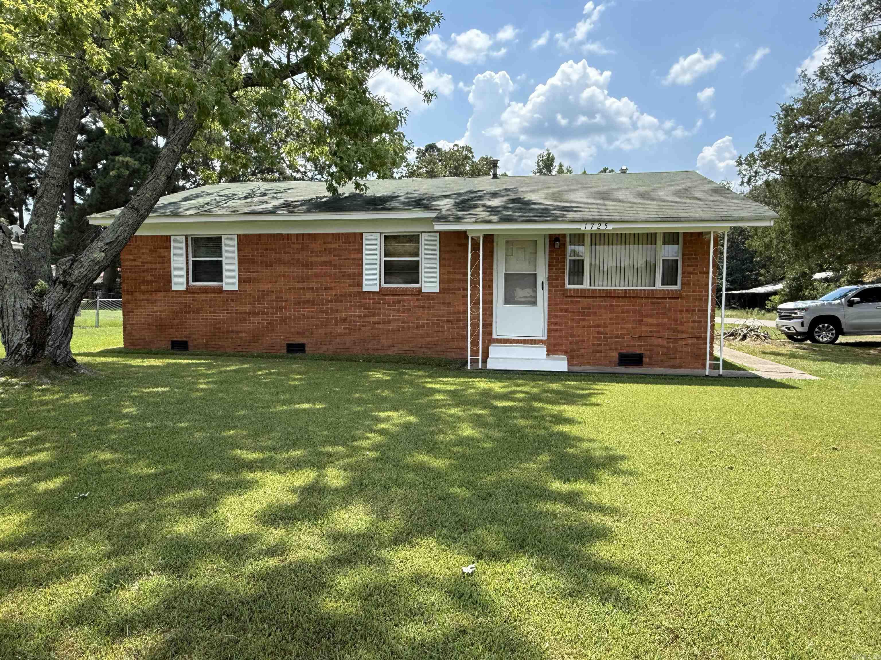 CW FREER - Residential
