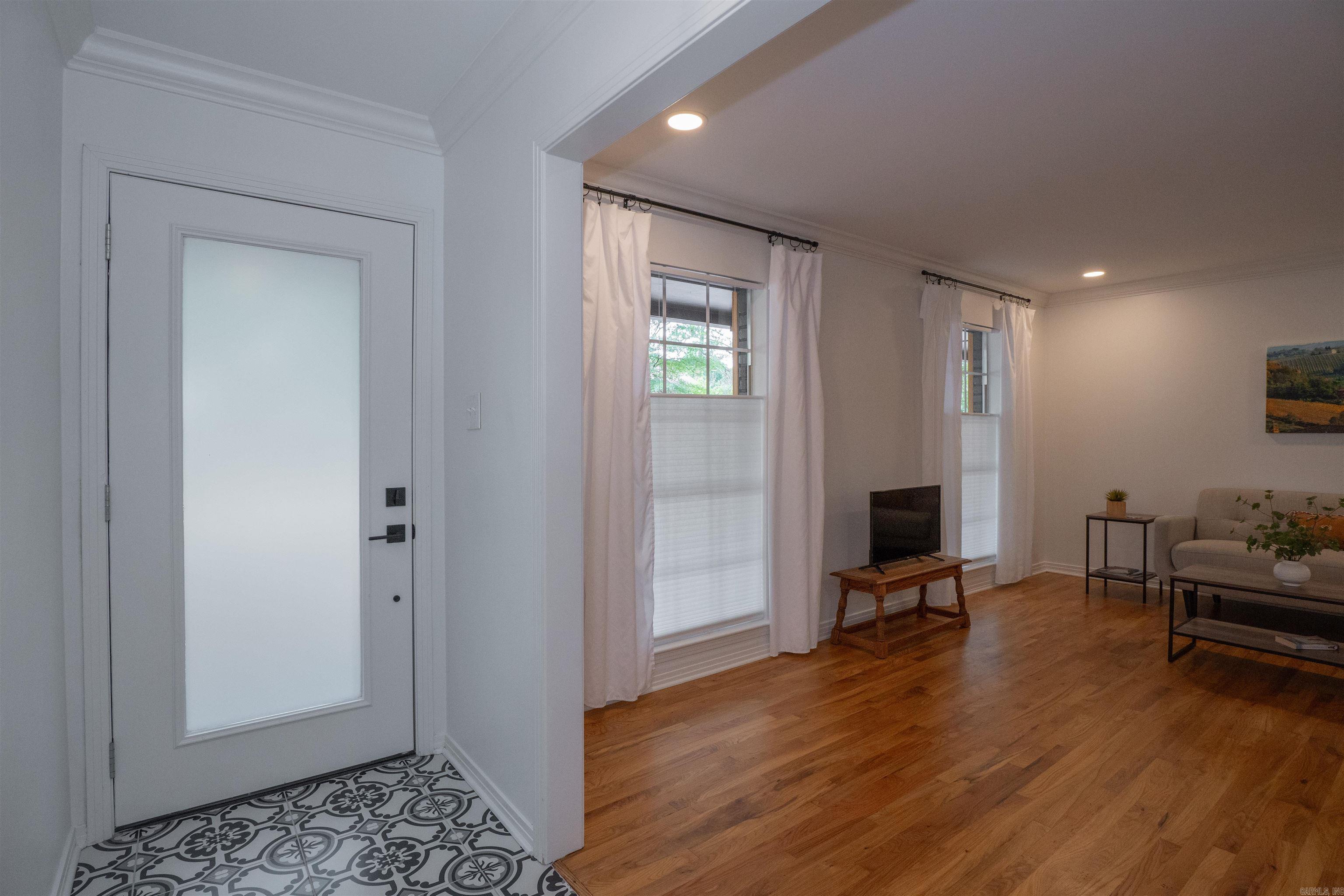 LEAWOOD MANOR - Residential