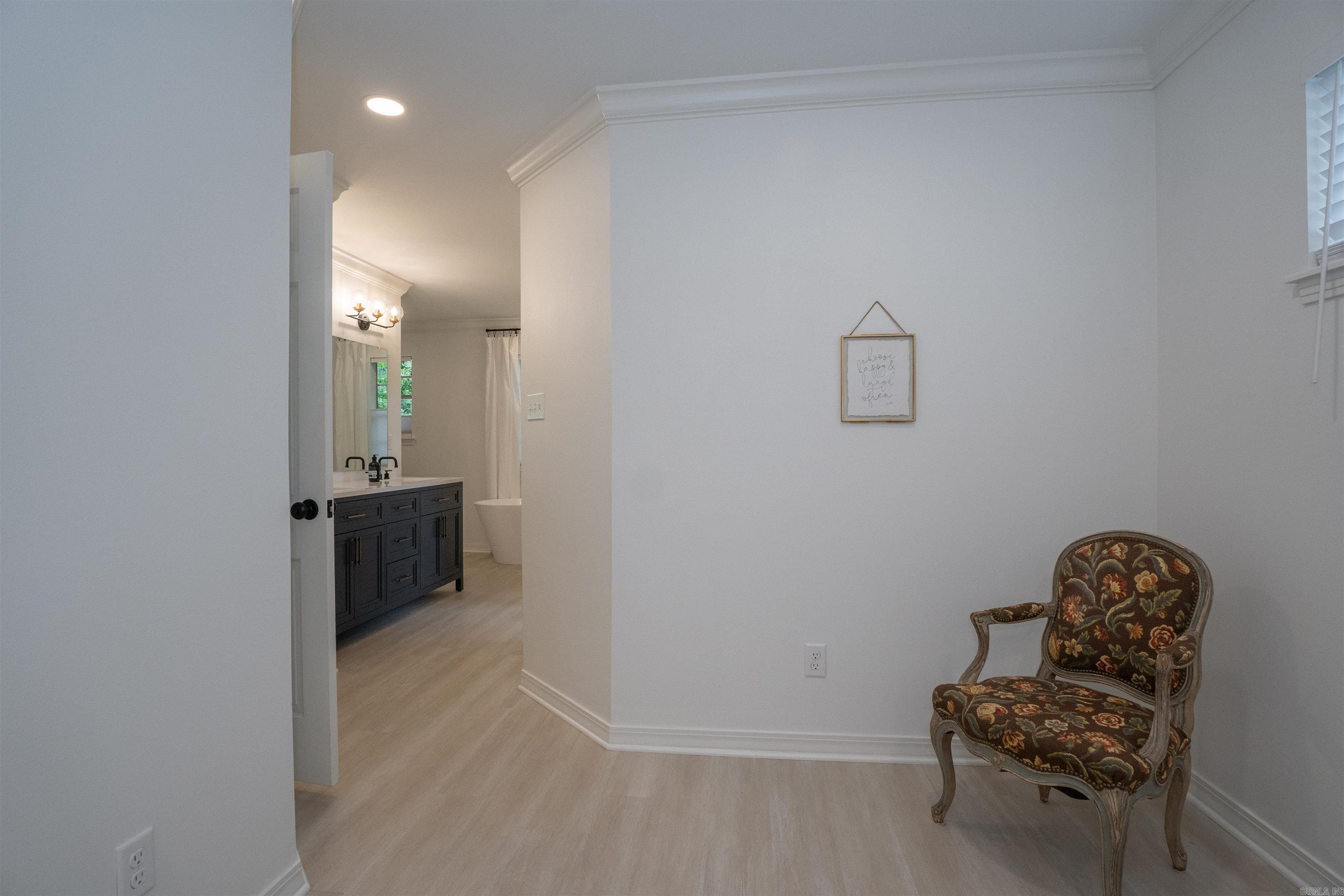 LEAWOOD MANOR - Residential