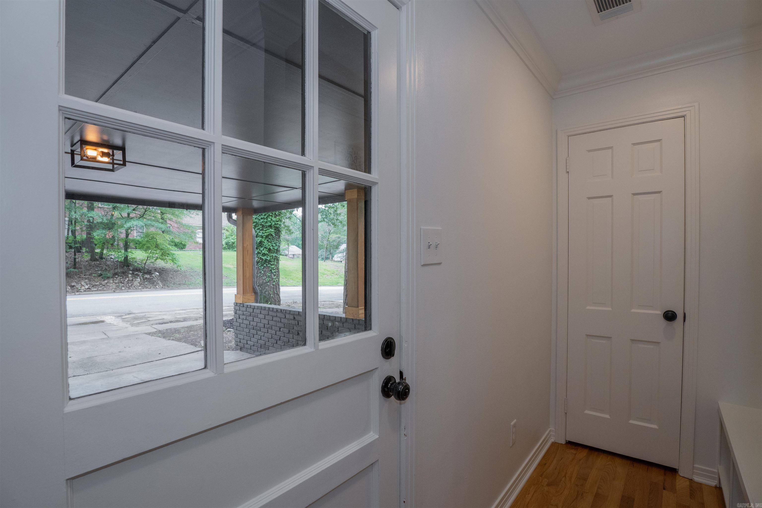 LEAWOOD MANOR - Residential