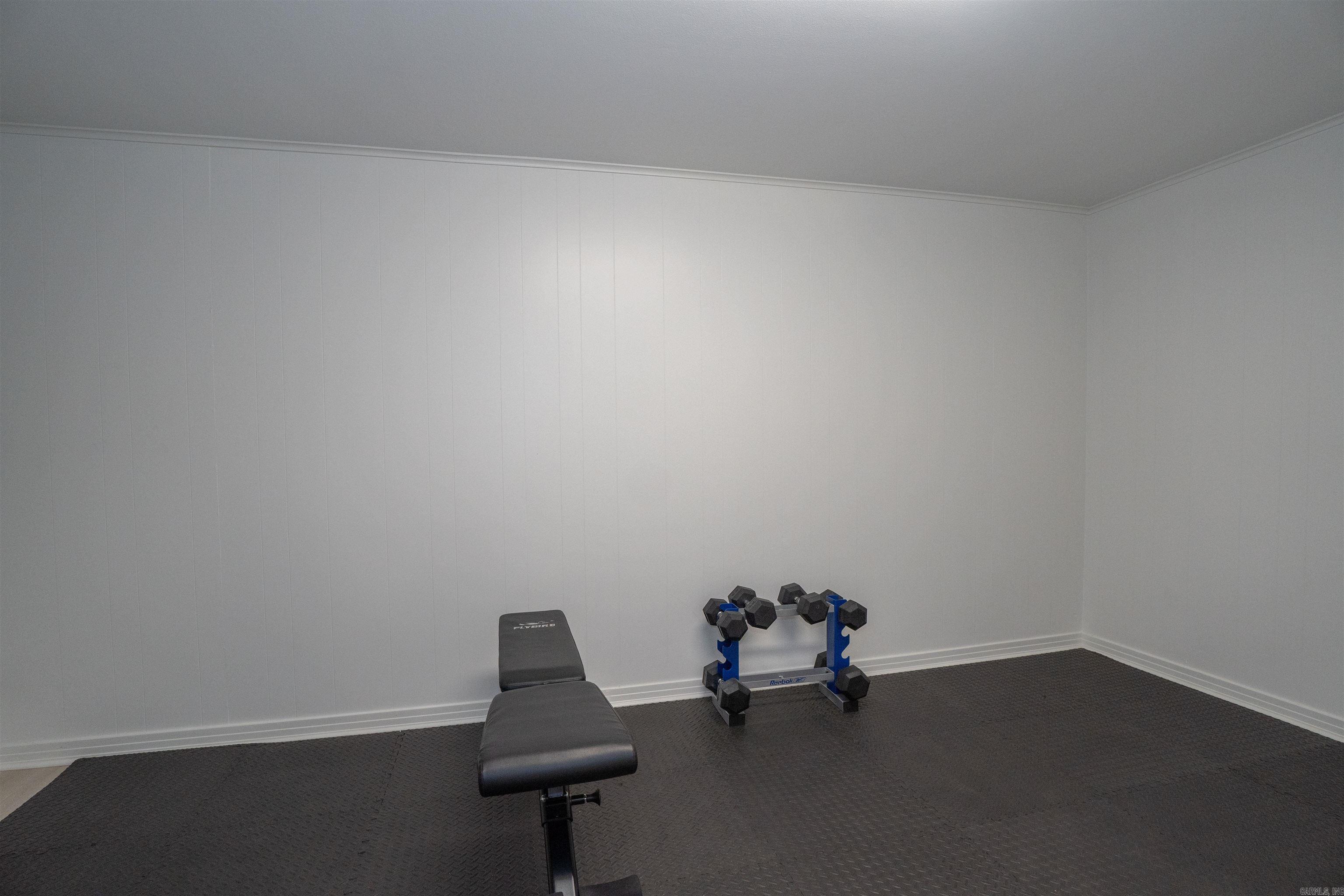 LEAWOOD MANOR - Residential