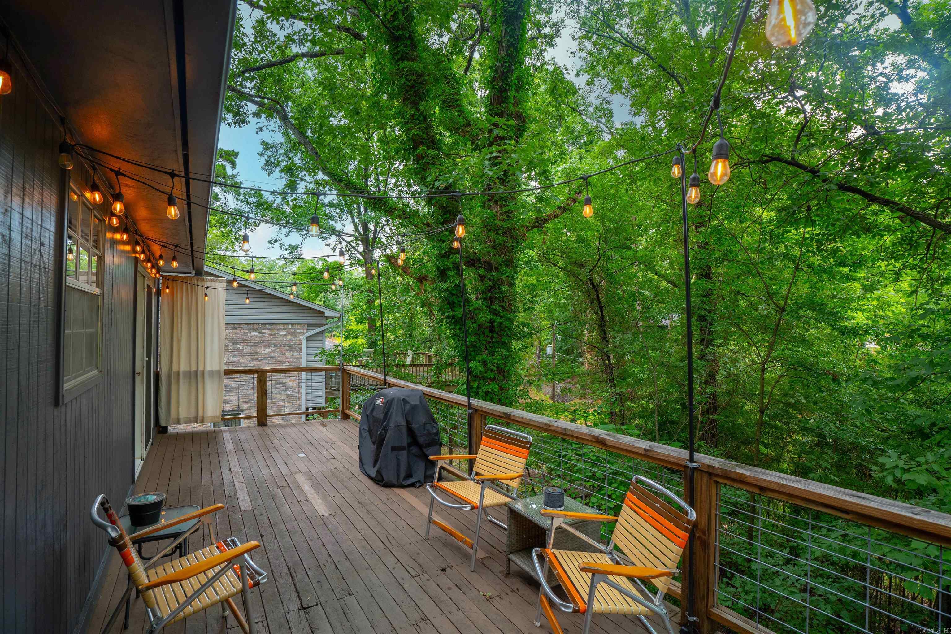 LEAWOOD MANOR - Residential