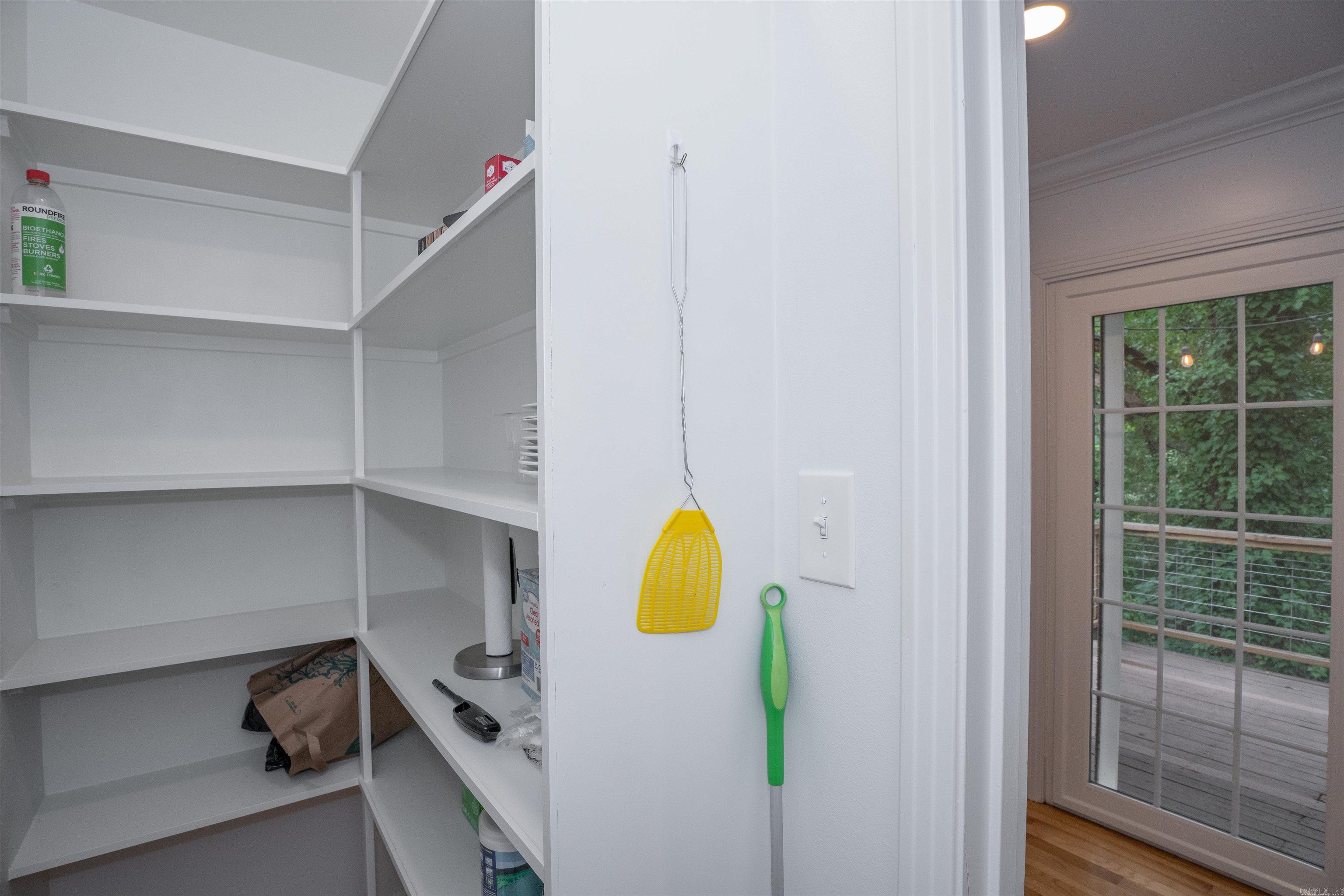 LEAWOOD MANOR - Residential