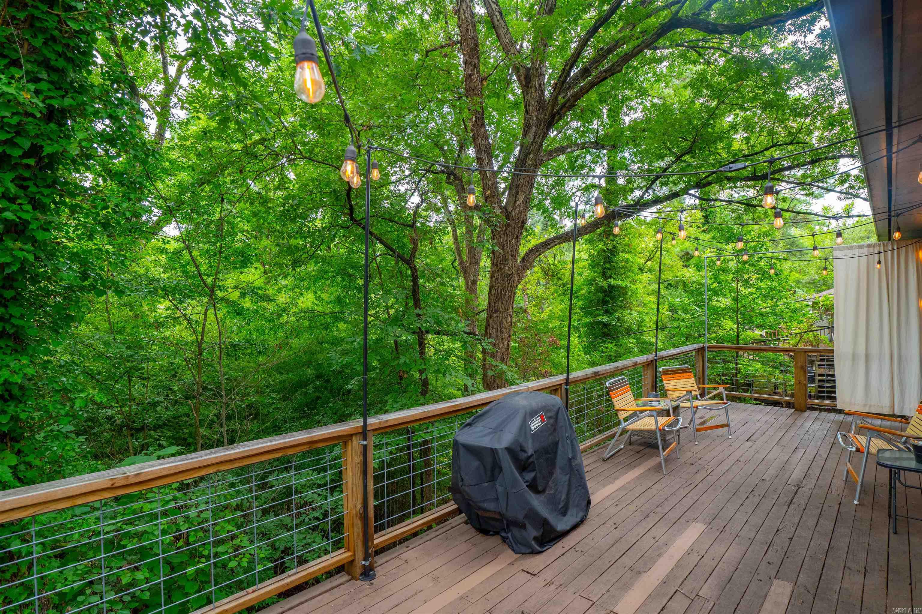 LEAWOOD MANOR - Residential