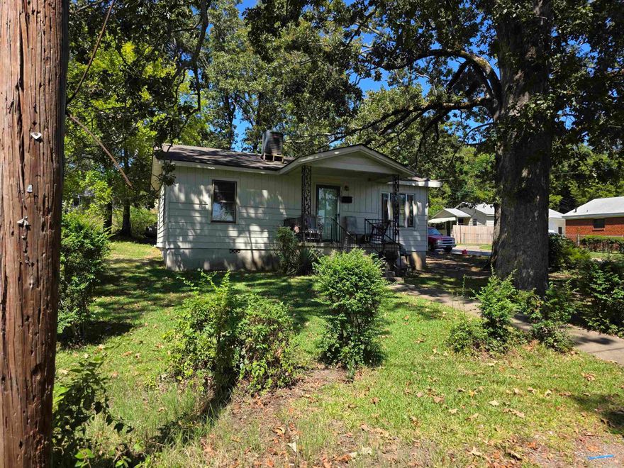 Perfect investment property! Close to everything in Little Rock including UAMS and the VA hospital. Nice corner lot.