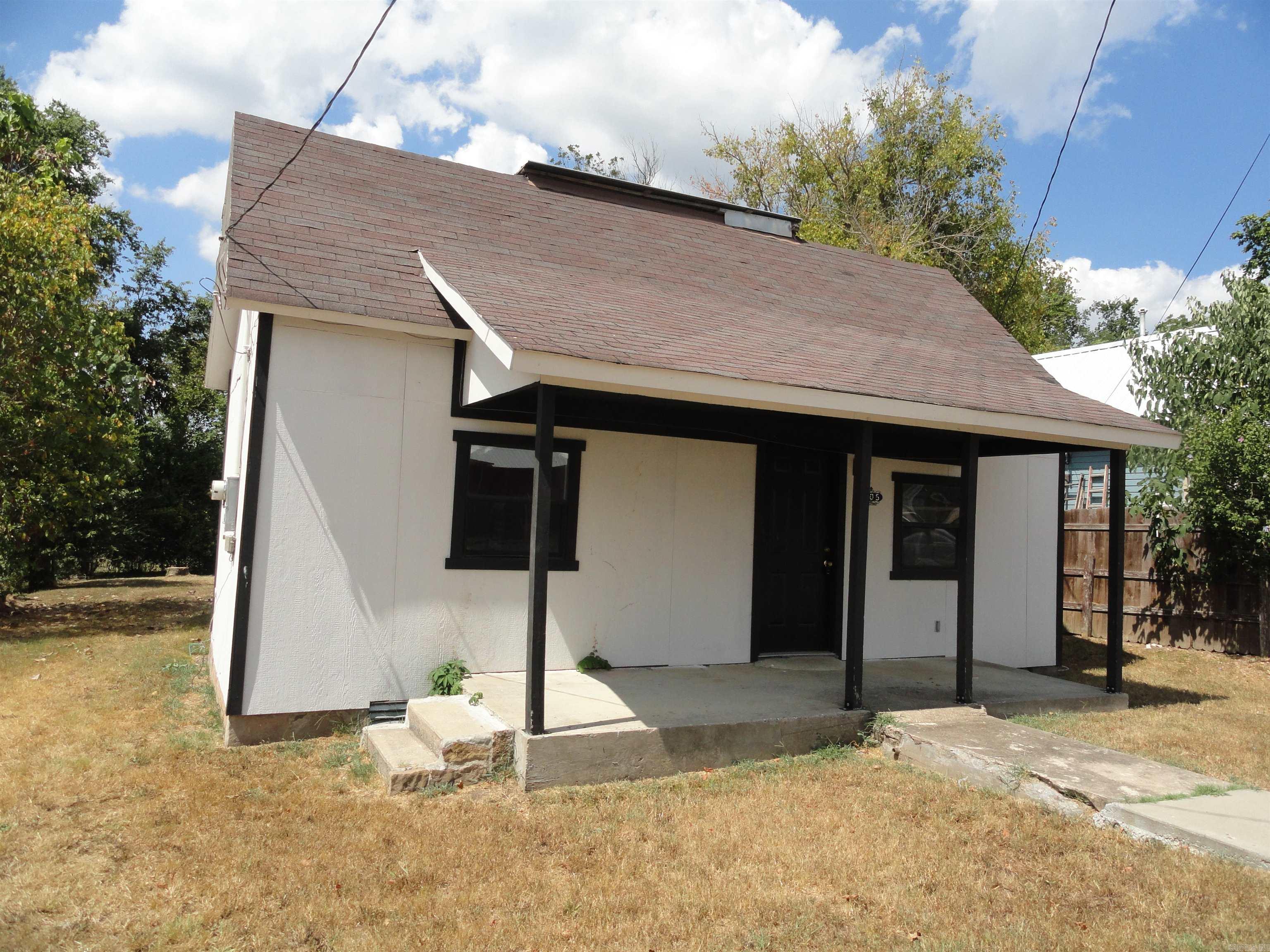 3 Bedroom Home in Historic Leslie, AR. Discover this cozy 964 sq. ft. home offering 3 bedrooms and 1 bathroom in the heart of the Ozark Mountains. Inside, youāll find a nice living space, an electric cook stove, refrigerator, and a laundry room for added convenience and vinyl plank flooring. Comfort is made easy year-round with a mini-split unit providing both heating and cooling. The property includes a nice sized back yard for pets or play area for kids. Located in historic Leslie, Arkansas, this home sits in a region well known for its natural beauty and outdoor recreation. Just a short drive away are world-class vacation destinations including Branson, Missouri, Blanchard Springs Caverns, and premier trout fishing streams. Enjoy easy access to four major freshwater lakes and the Buffalo National River, where you can camp, hike, swim, fish, kayak, and canoe. Whether youāre looking for a starter home, rental investment, or vacation retreat, this property offers small-town charm with endless adventures nearby.
