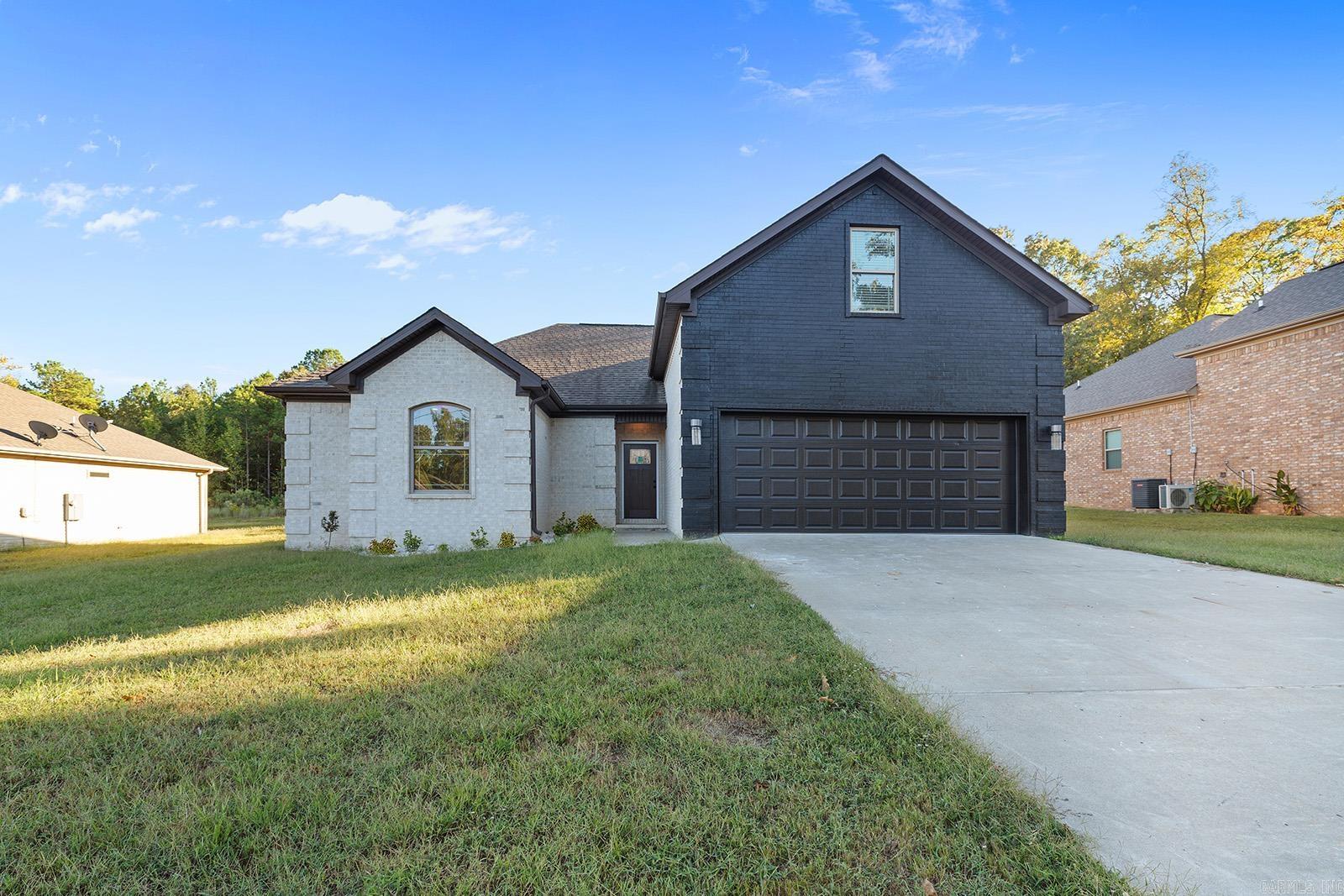 WHISPERING HILLS - Residential