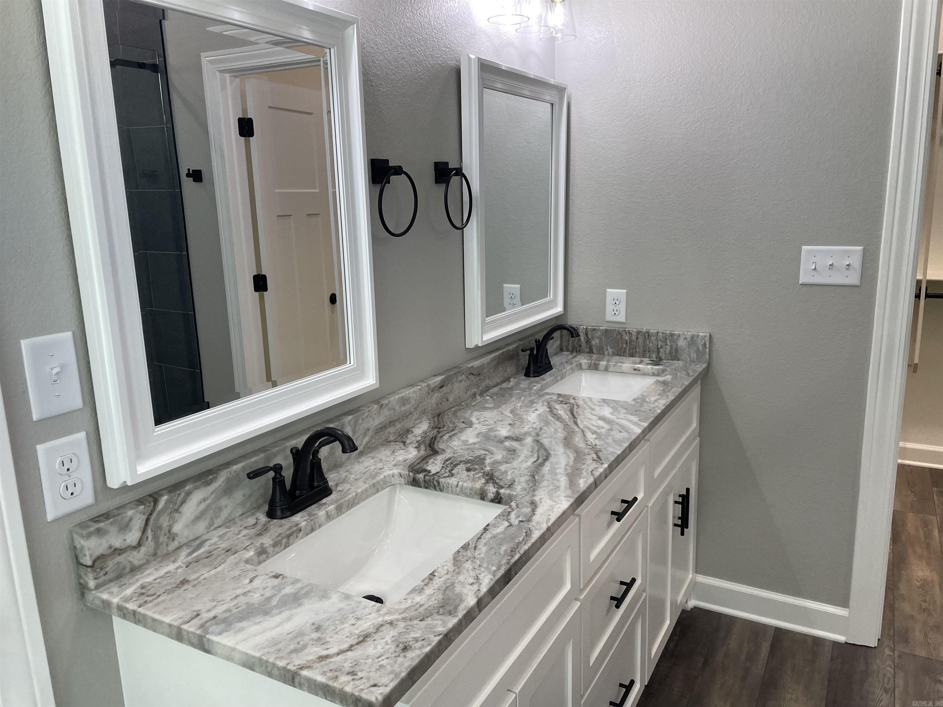 COYOTE RIDGE - Residential