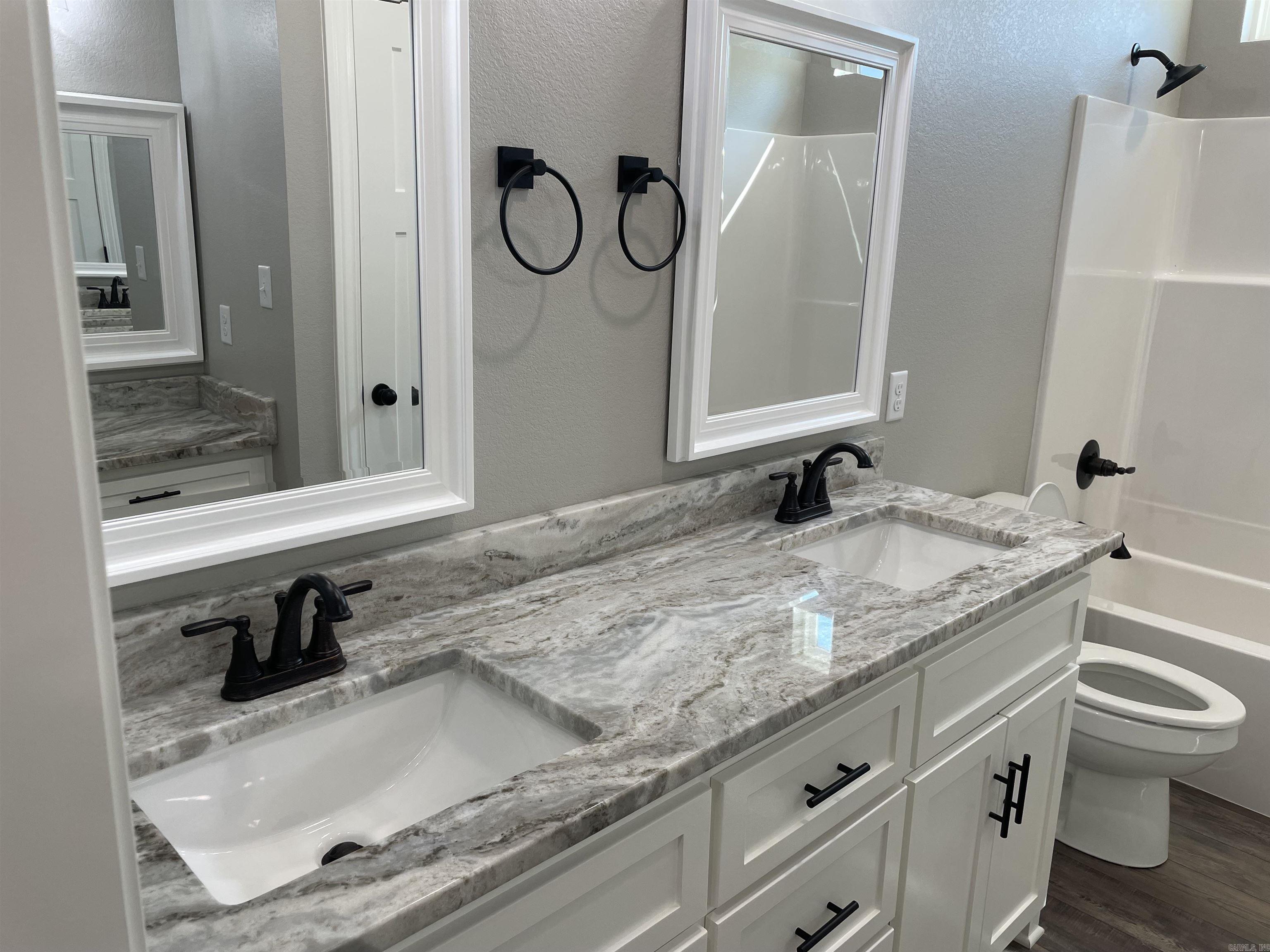 COYOTE RIDGE - Residential