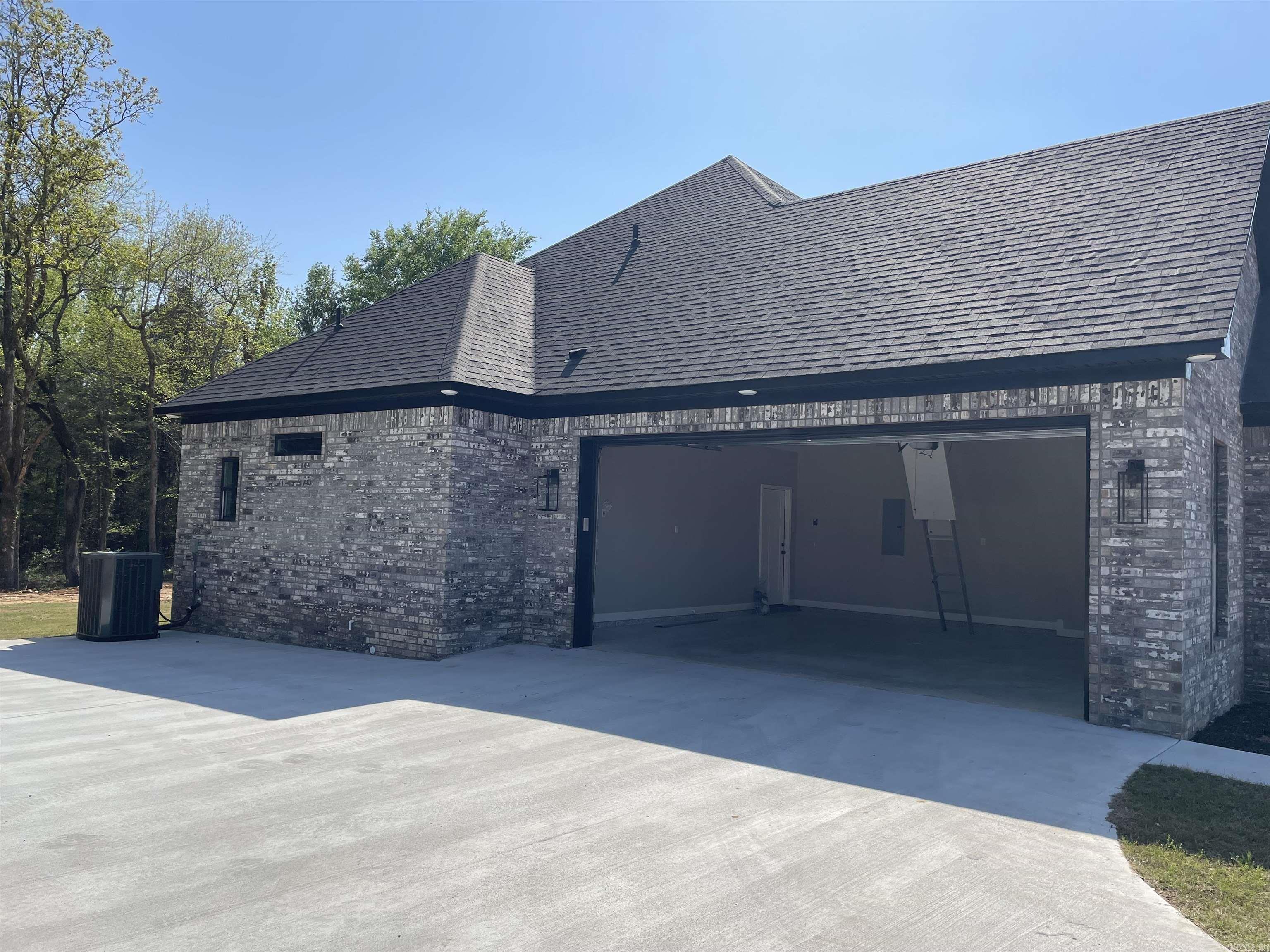 COYOTE RIDGE - Residential