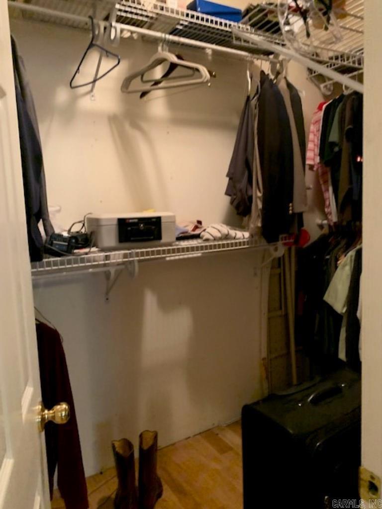 EMERALD VALLEY - Residential