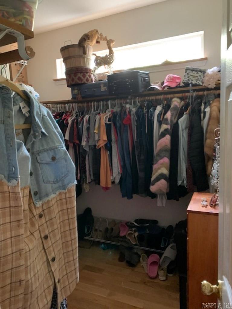 EMERALD VALLEY - Residential