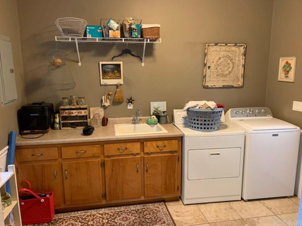 EMERALD VALLEY - Residential