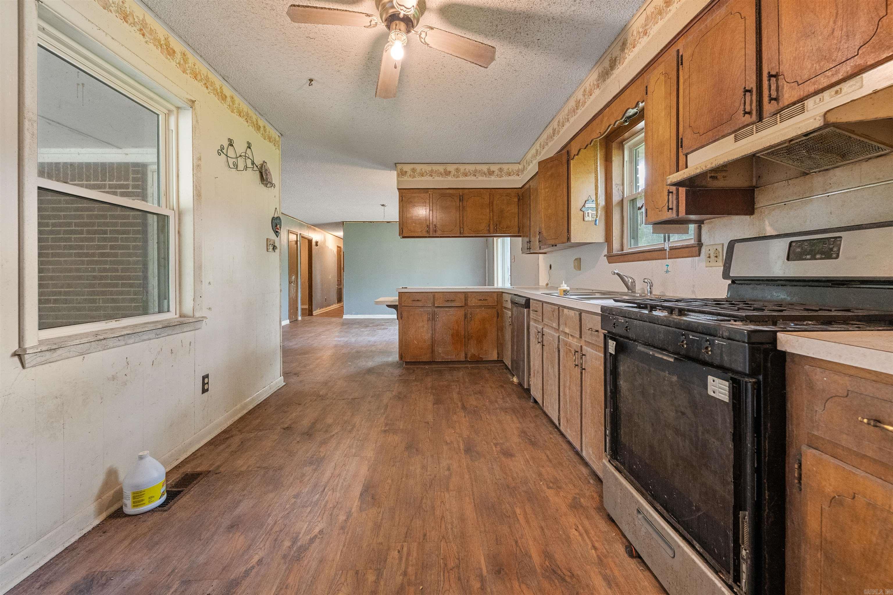 ARBOR OAKS - Residential