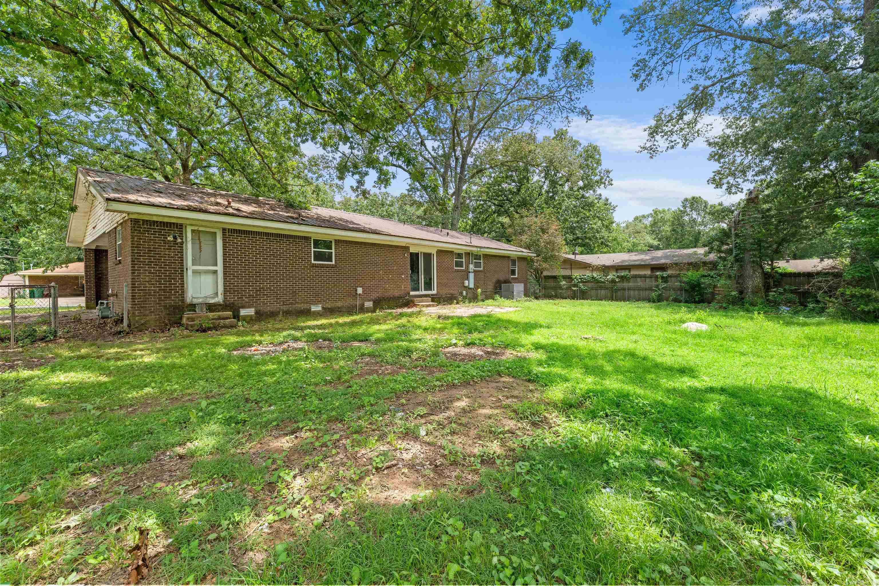 ARBOR OAKS - Residential