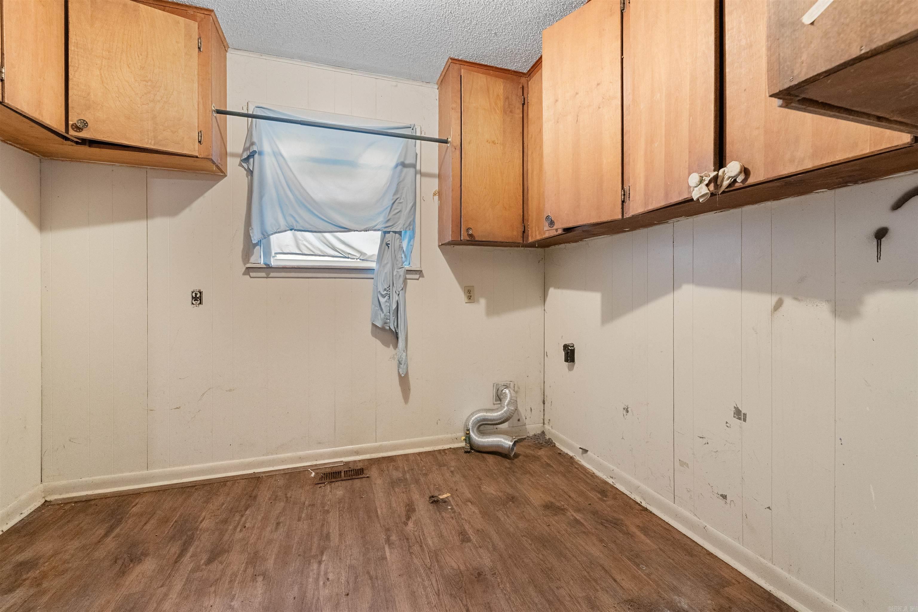 ARBOR OAKS - Residential