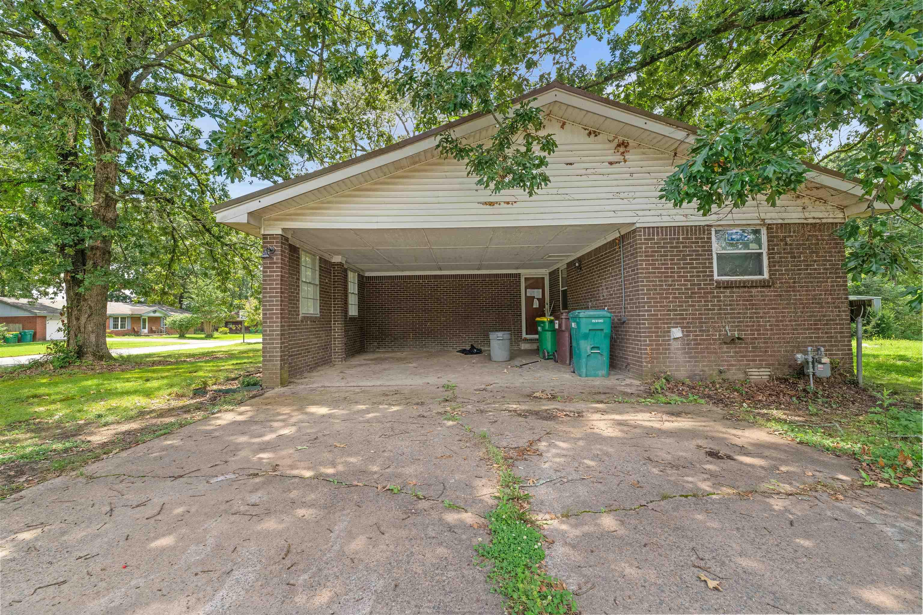 ARBOR OAKS - Residential