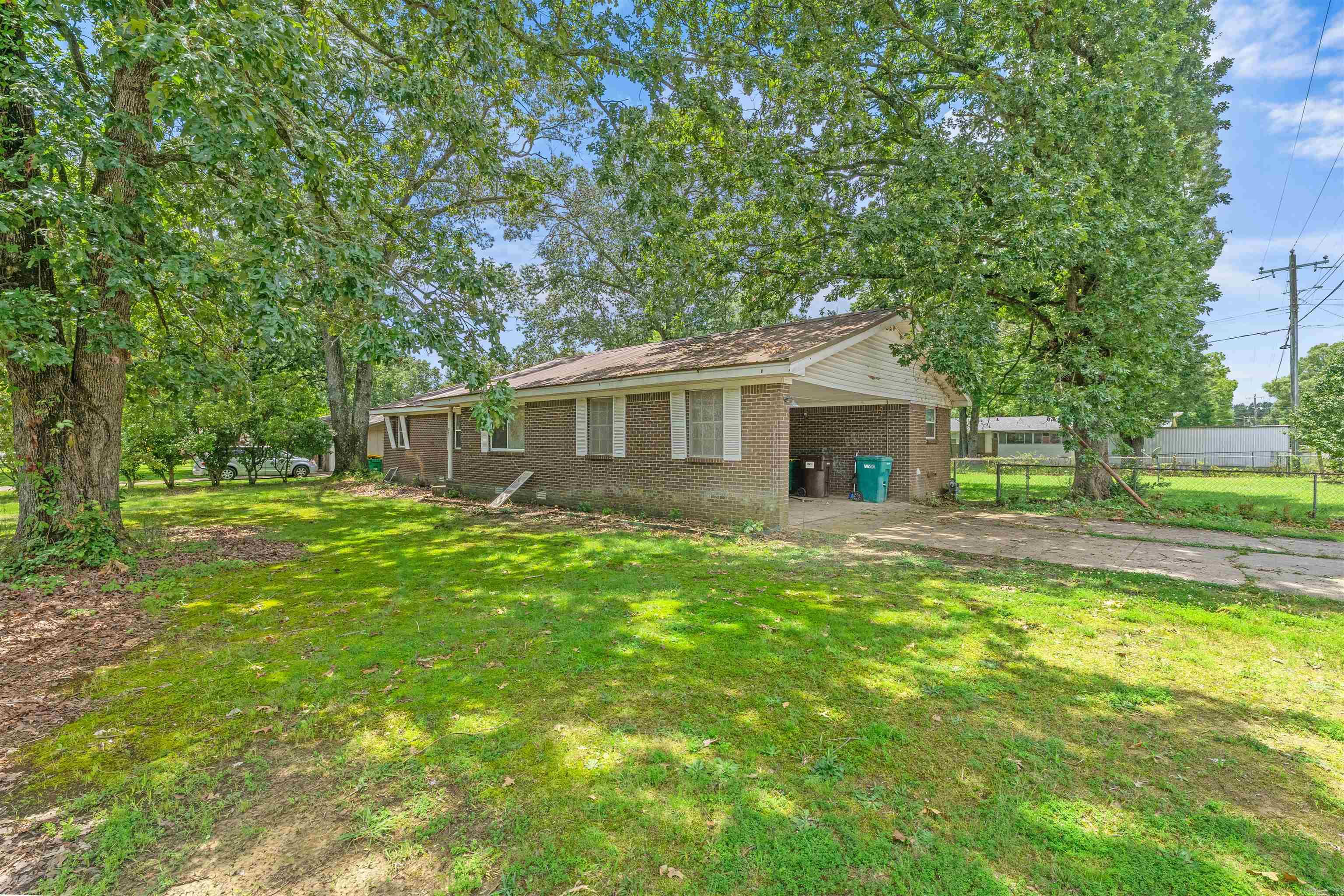 ARBOR OAKS - Residential