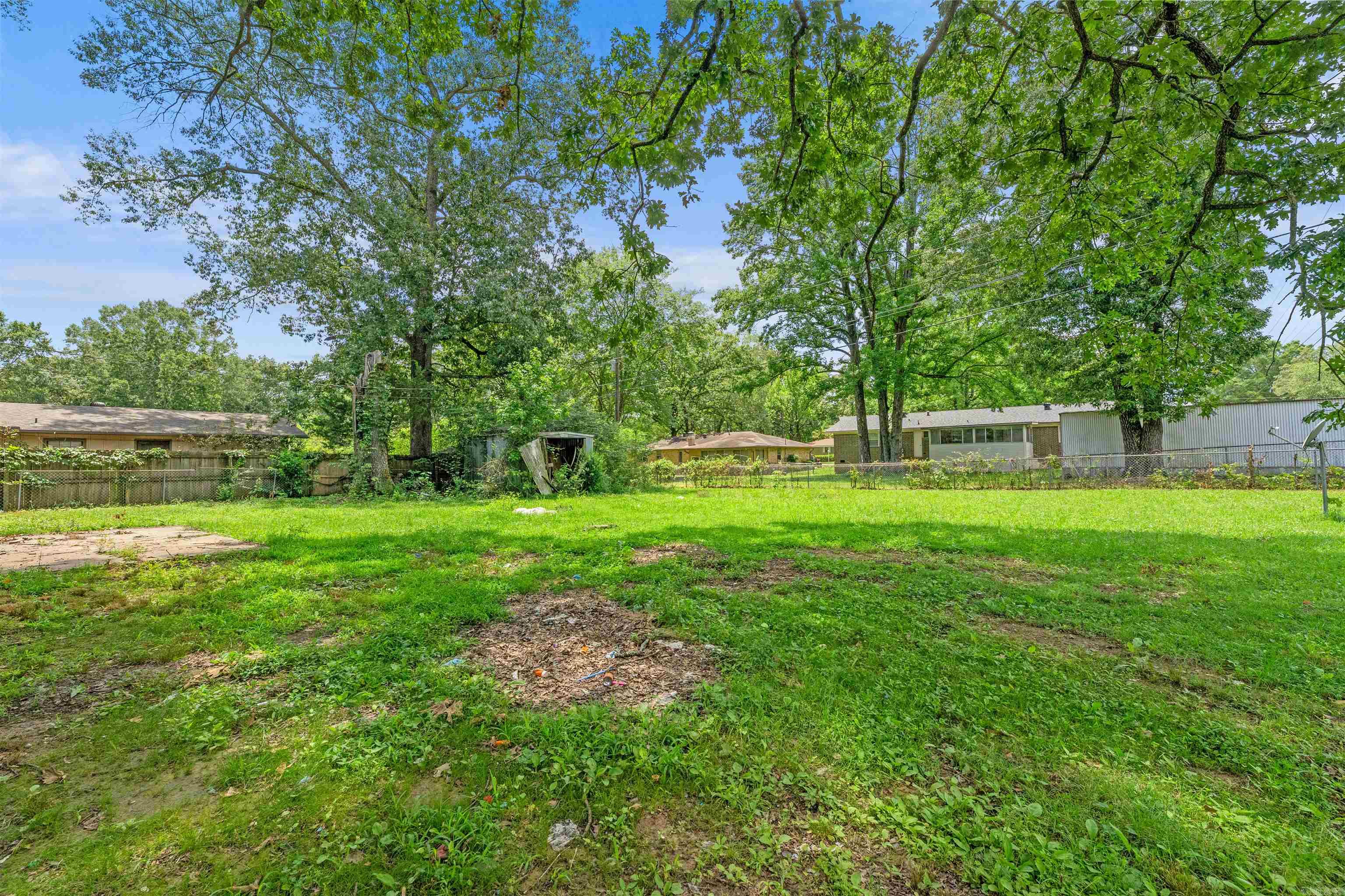 ARBOR OAKS - Residential