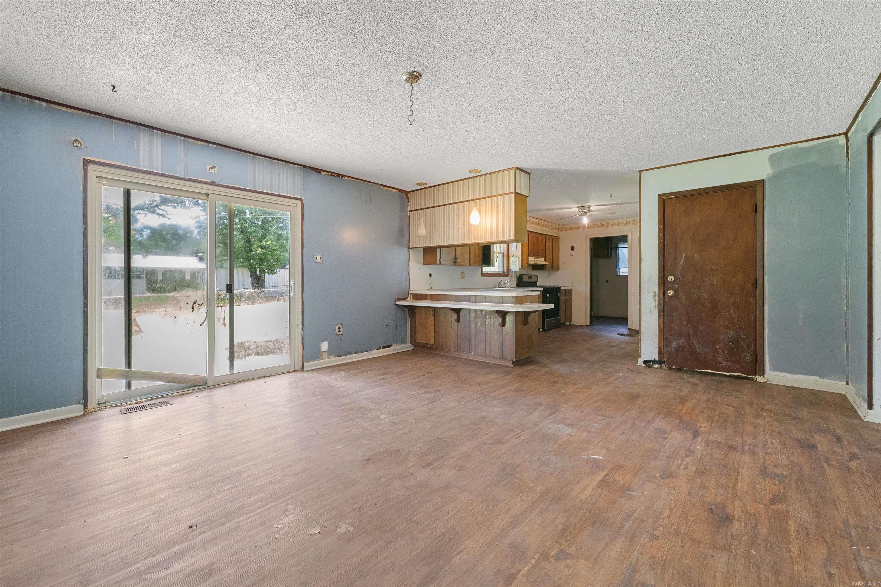 ARBOR OAKS - Residential