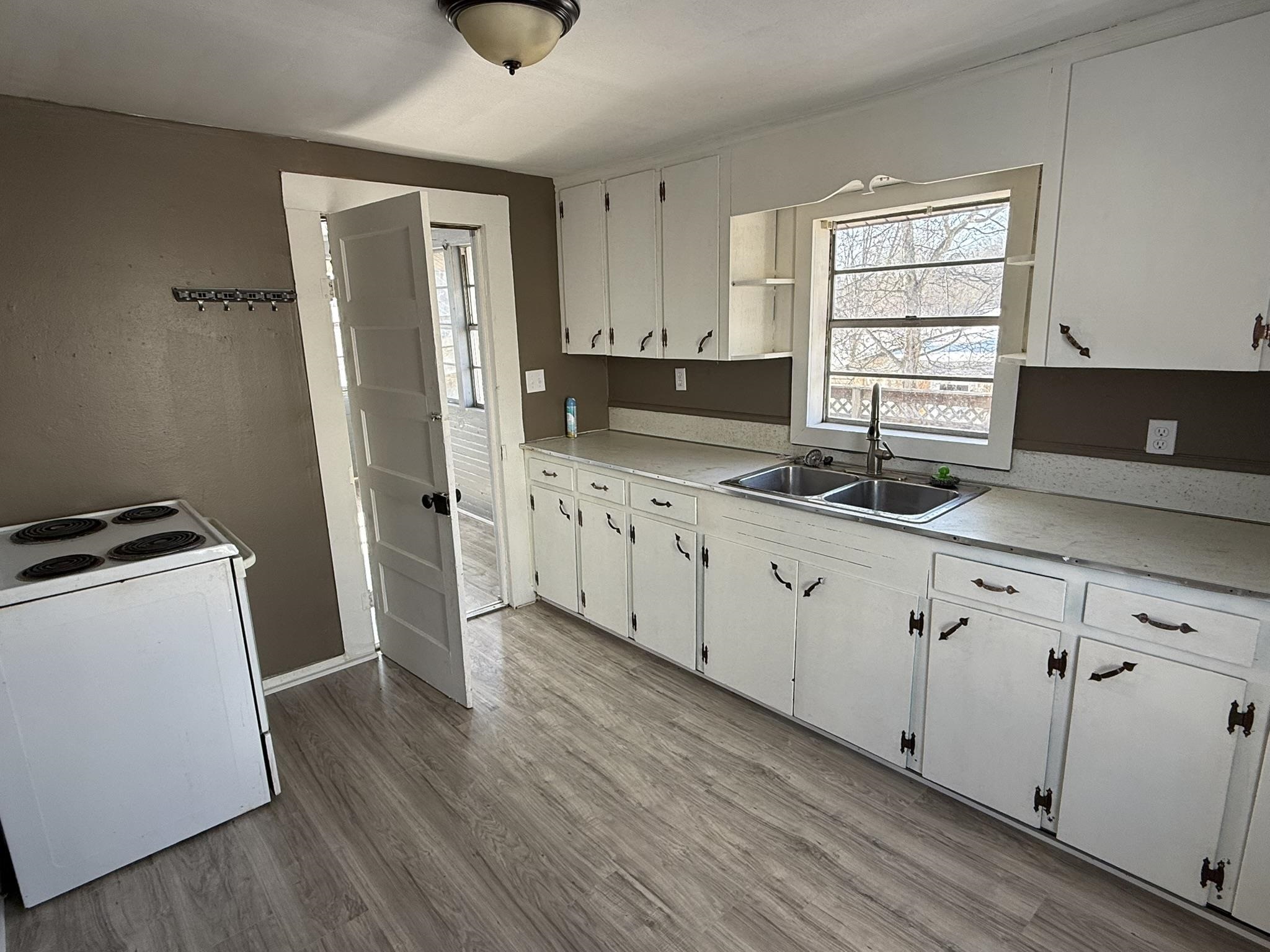 ORIGINAL TOWN - MELBOURNE - Residential