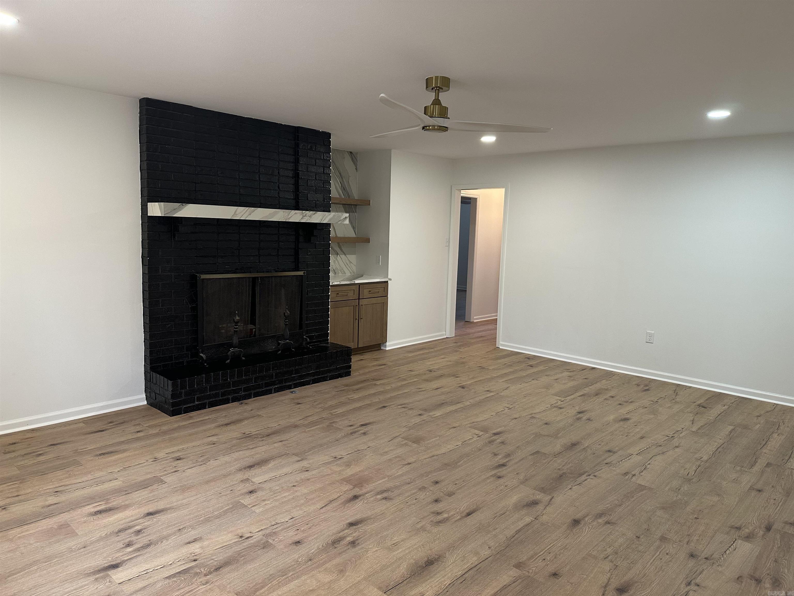 INDIAN HILLS - Residential