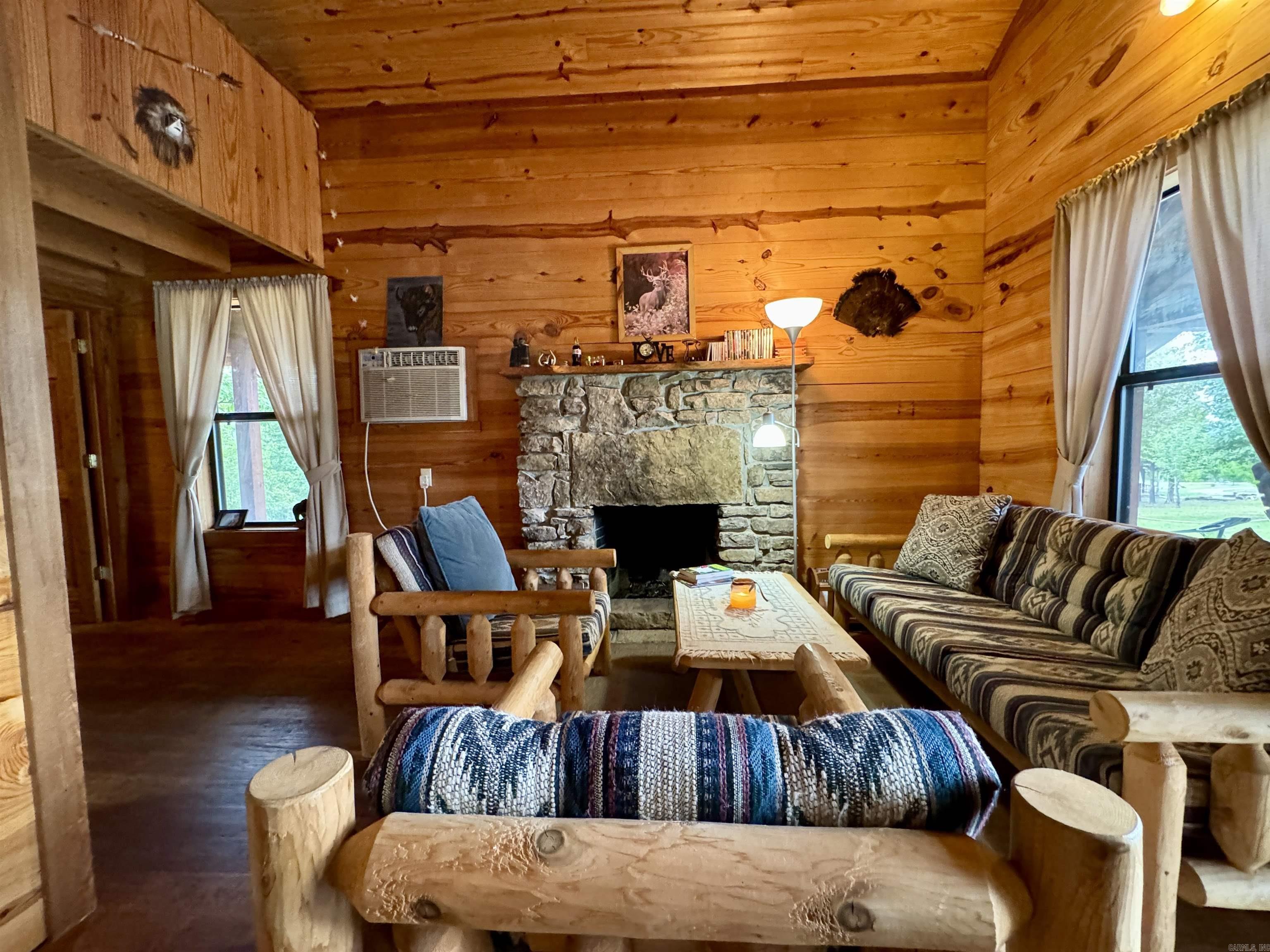 VIKING LANDING - Residential