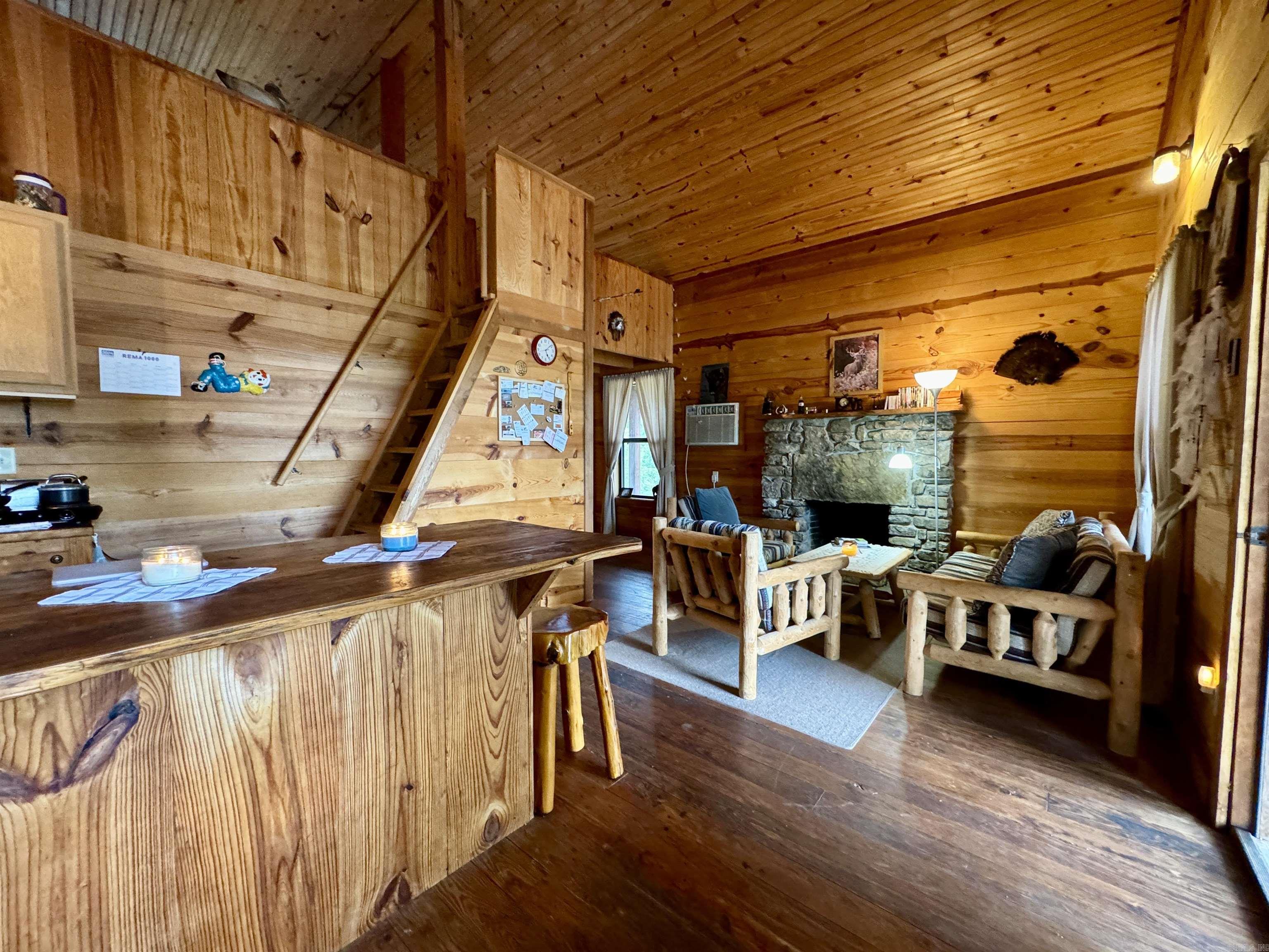 VIKING LANDING - Residential