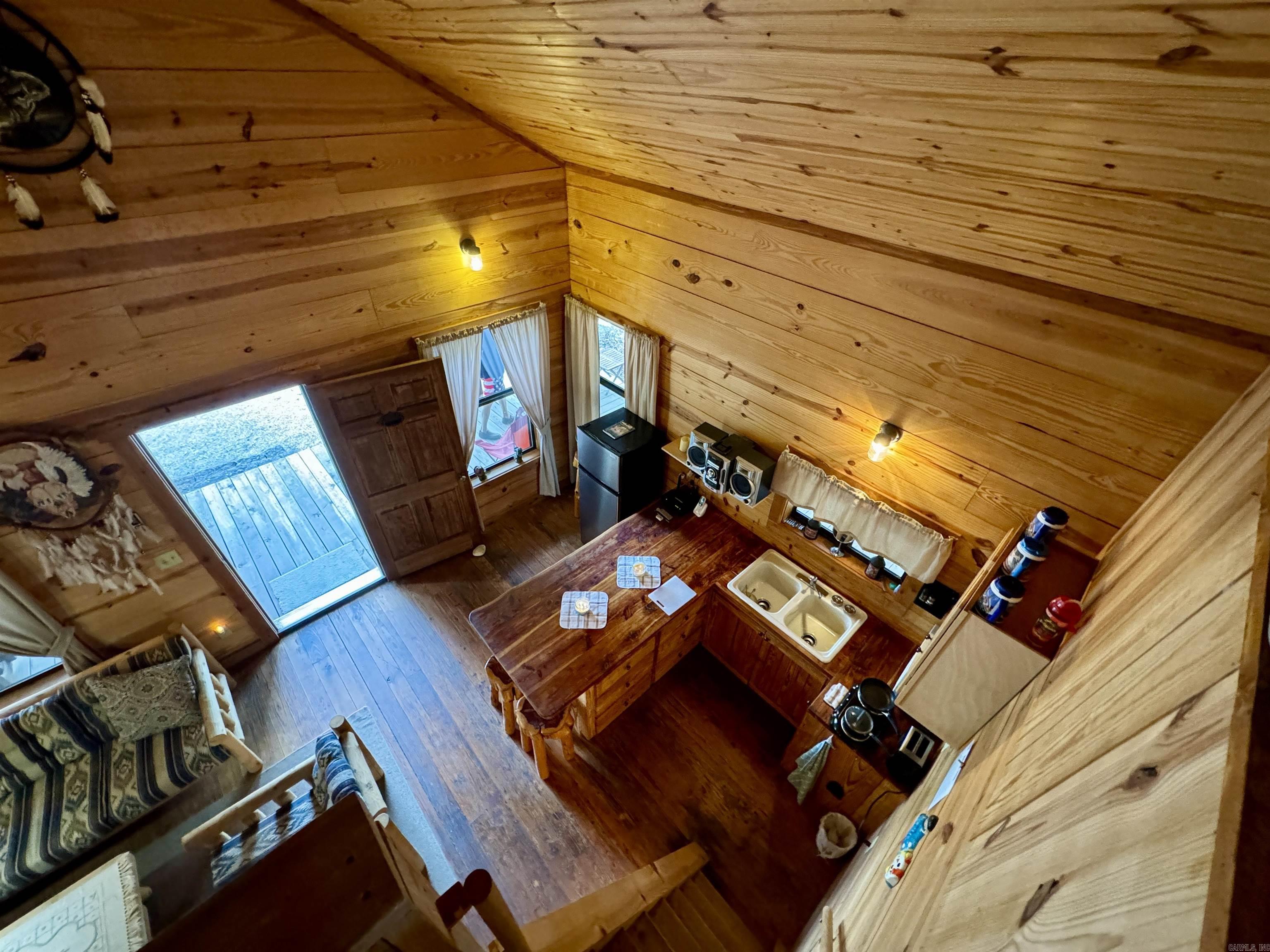 VIKING LANDING - Residential