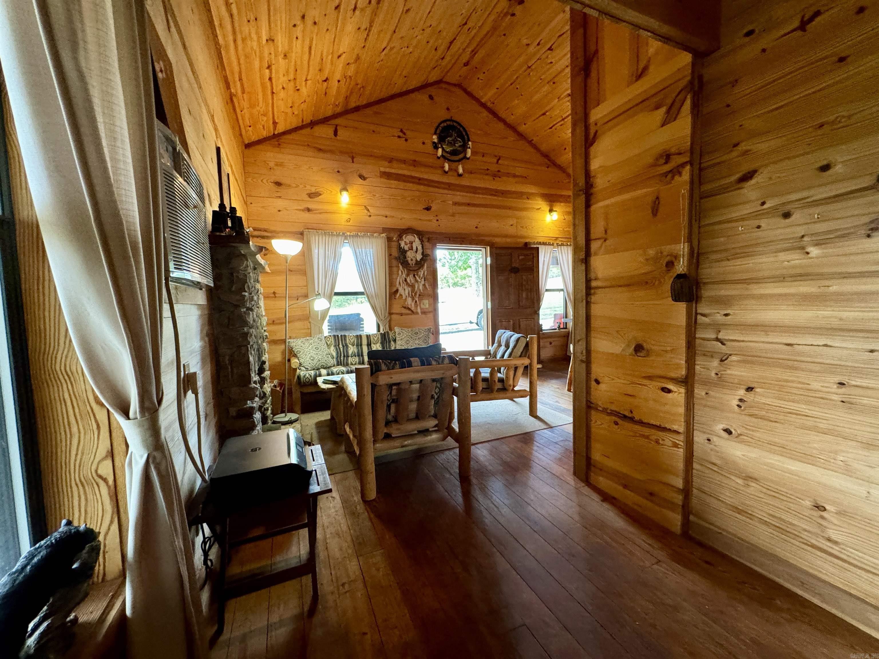 VIKING LANDING - Residential