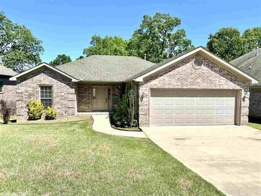 Very nice all brick 2011 built 3br 2ba just between W Maryland and E Kiehl Ave. 3br 2ba with bonus area inside garage that is heated and cooled (not counted in listed square footage) that could be 4th bedroom, office/workout room. Split bedroom floor plan, granite kitchen counters, jetted tub and separate shower in primary bath, privacy fenced back yard with covered patio and large deck.  *Pics & video are from previous listing  *Seller paying up to $7k of buyer's closing costs, pre-paids, & govt fees in lieu of repairs. (walls need painted, island cabinet wood has some previous damage)