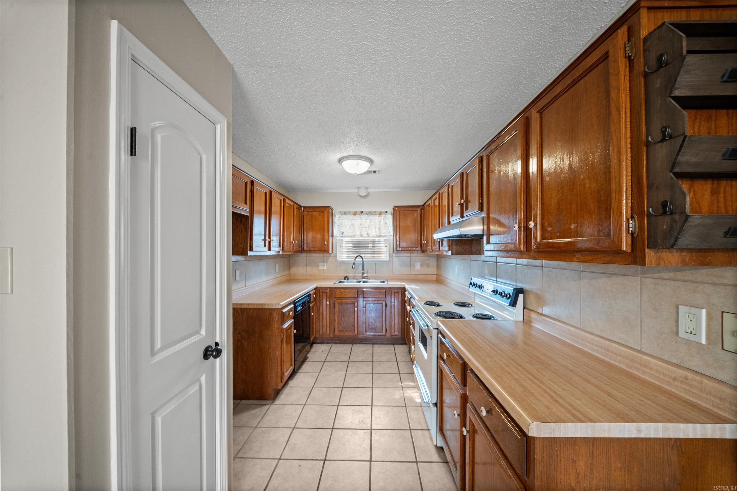 ROLLING OAKS - Residential